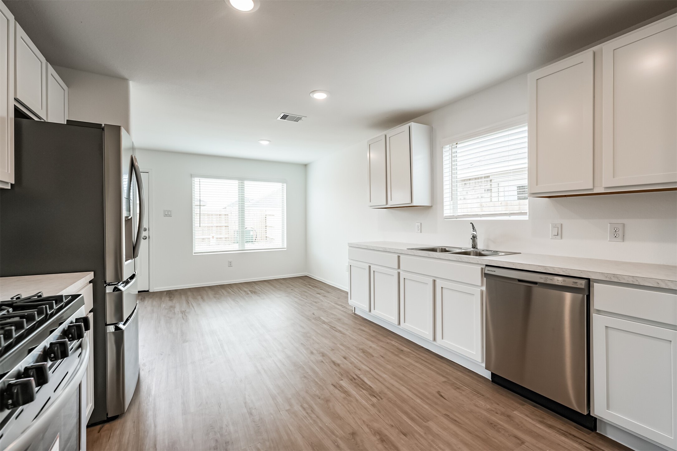9123 Estes Lakes Drive Property Photo 18