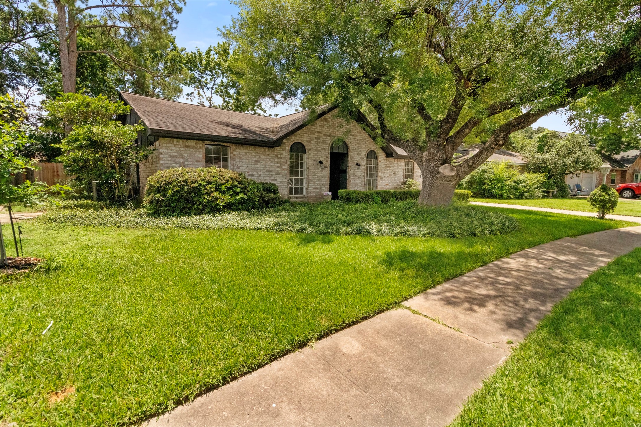 9211 Meaux Drive Property Photo 1
