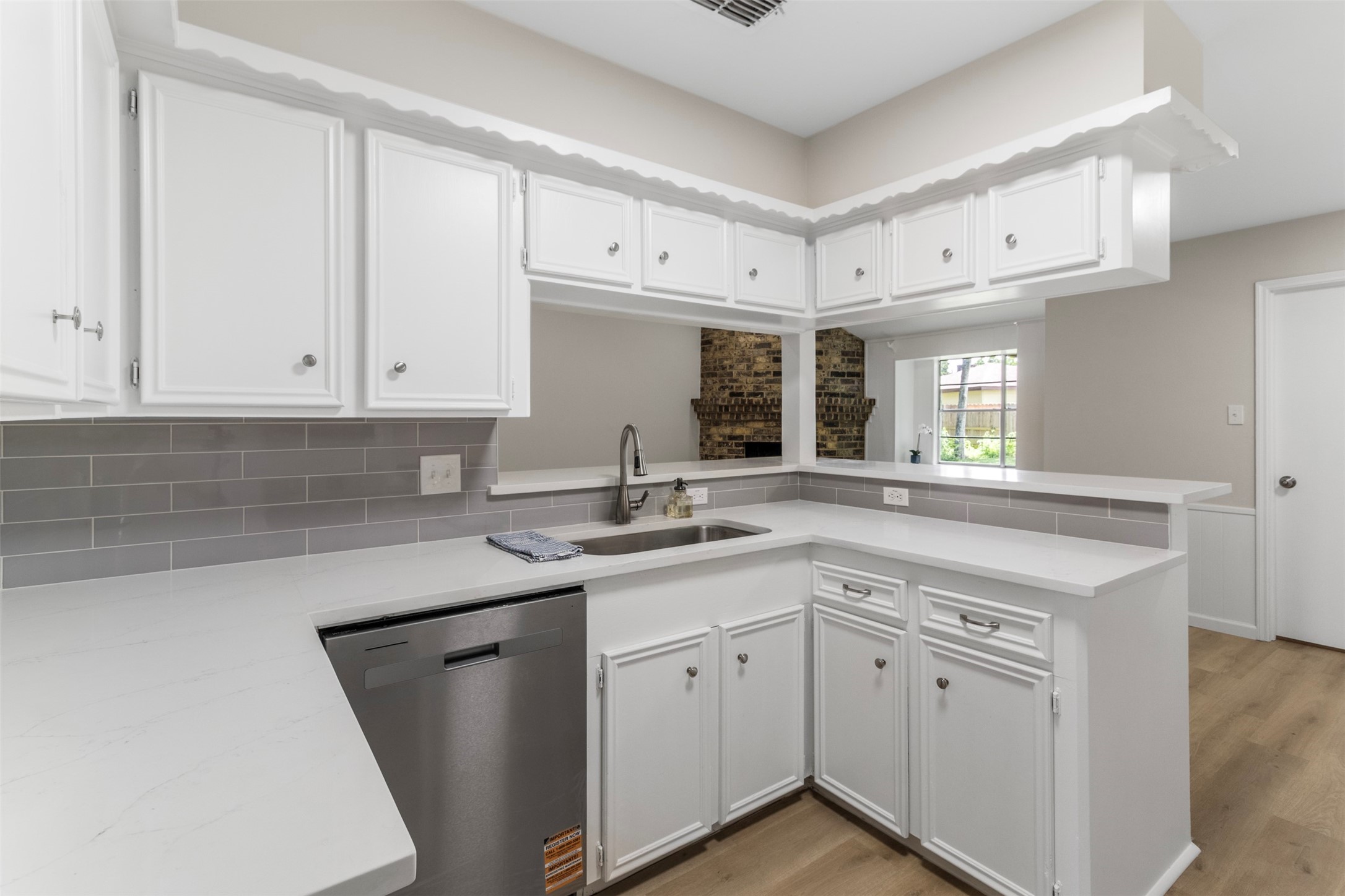 9211 Meaux Drive Property Photo 12