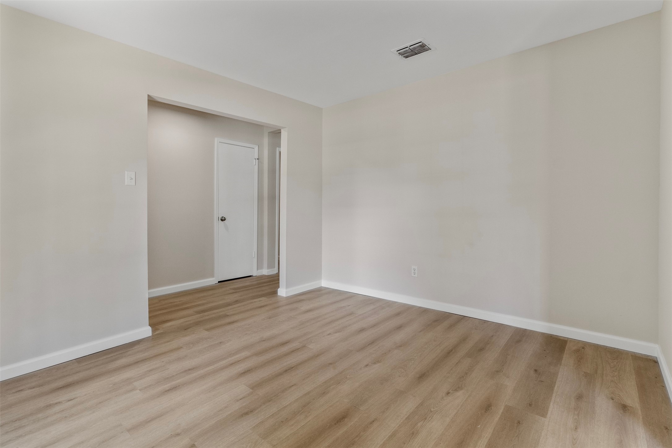 9211 Meaux Drive Property Photo 14