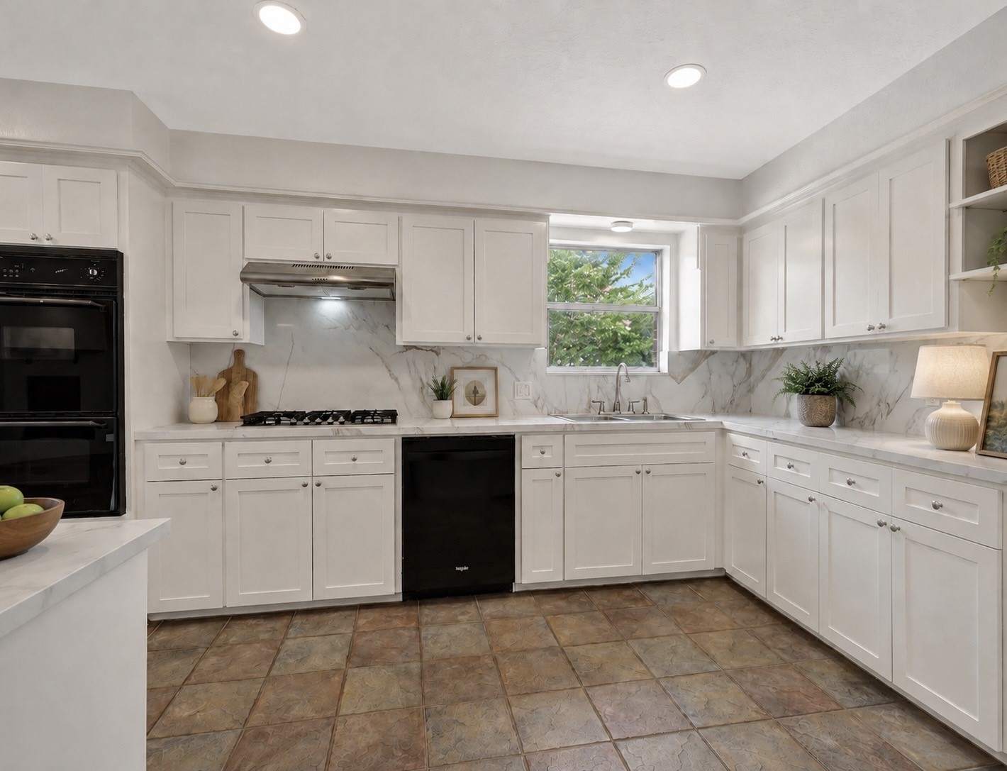 10340 Rocky Hollow Road Property Photo 6