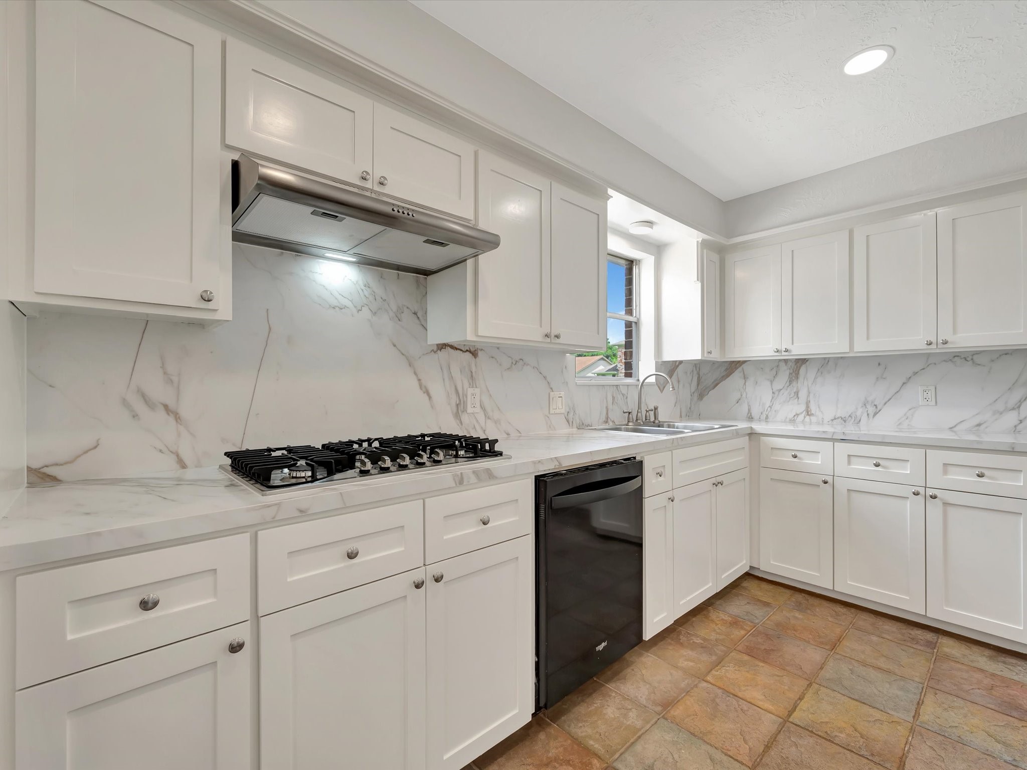 10340 Rocky Hollow Road Property Photo 13