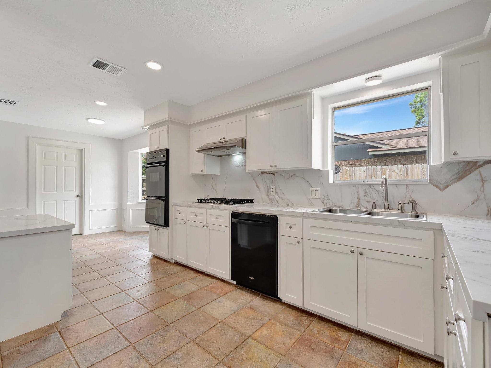 10340 Rocky Hollow Road Property Photo 16