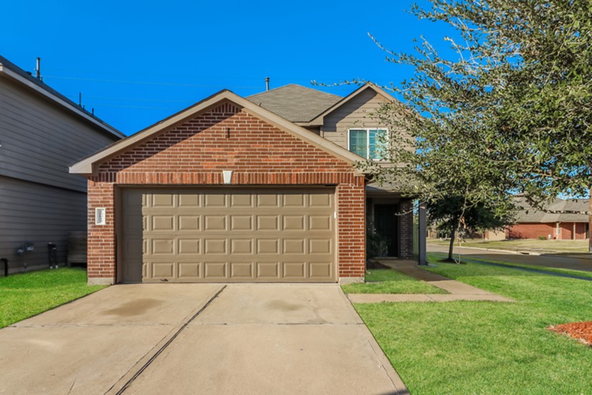 19014 Moynihan Drive Property Photo 1