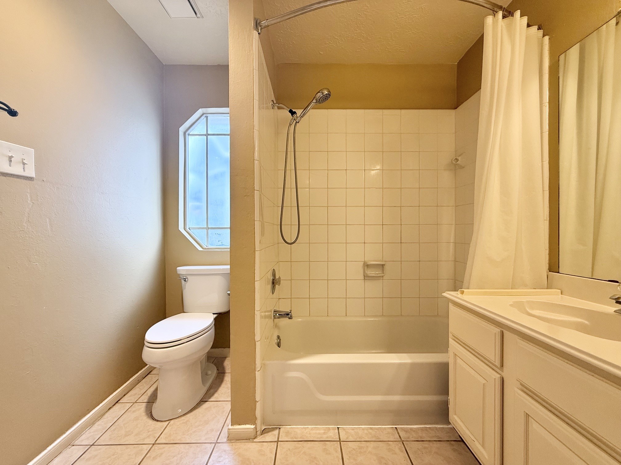 3411 Ashfield Drive Property Photo 14