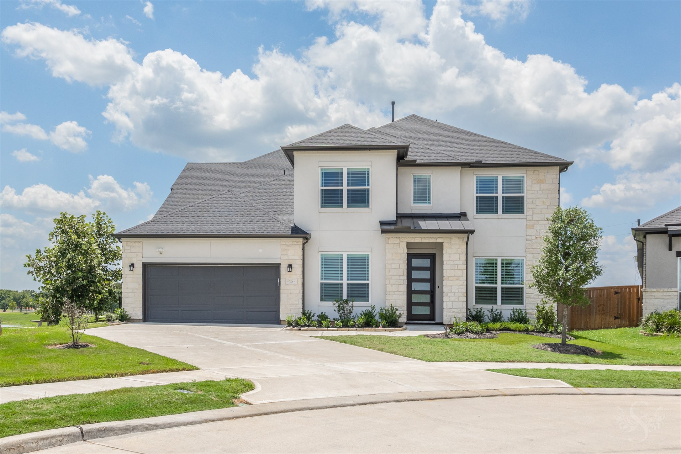 7526 Sunny Oak Lane Property Photo 1
