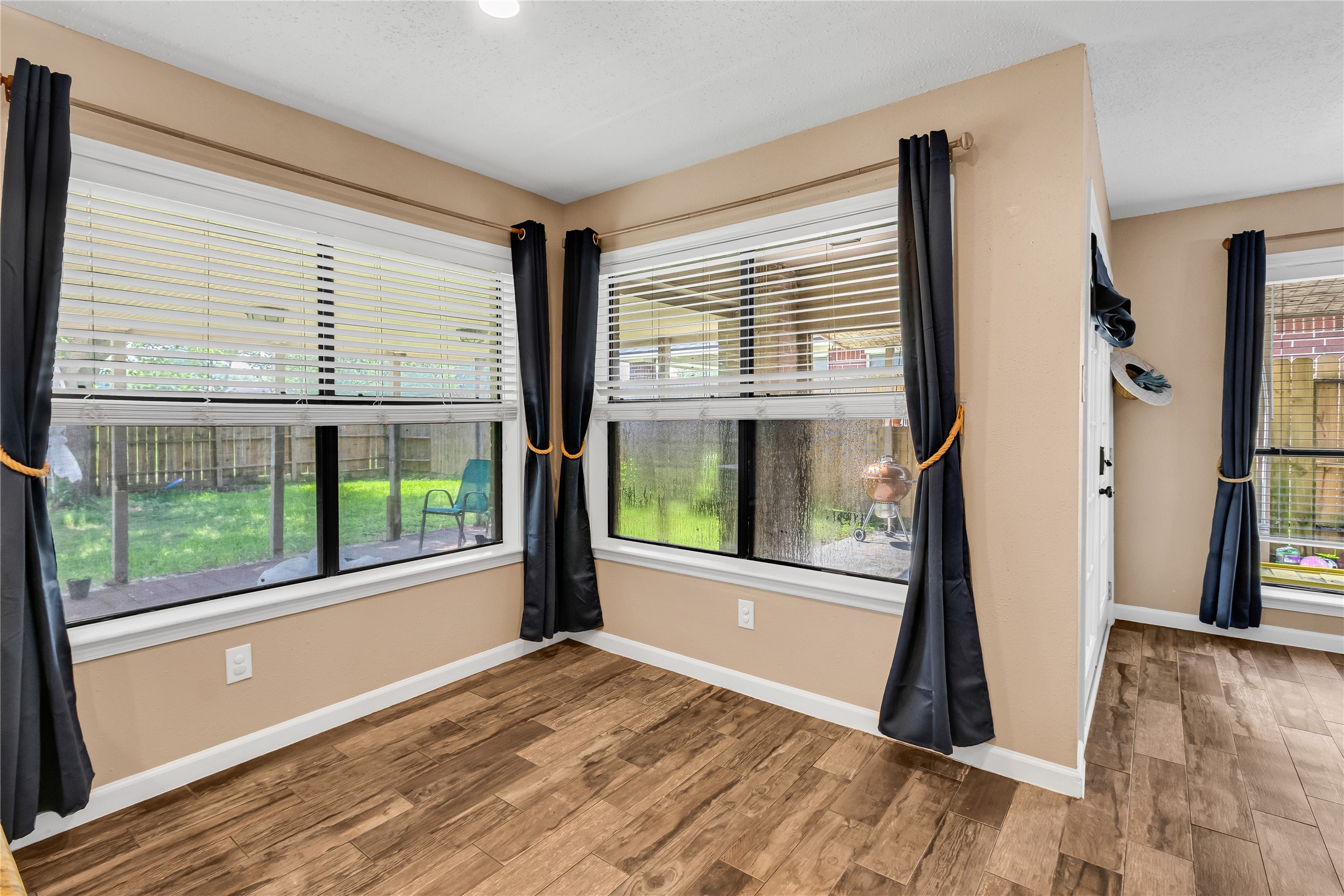 1006 Autumn Court Property Photo 25