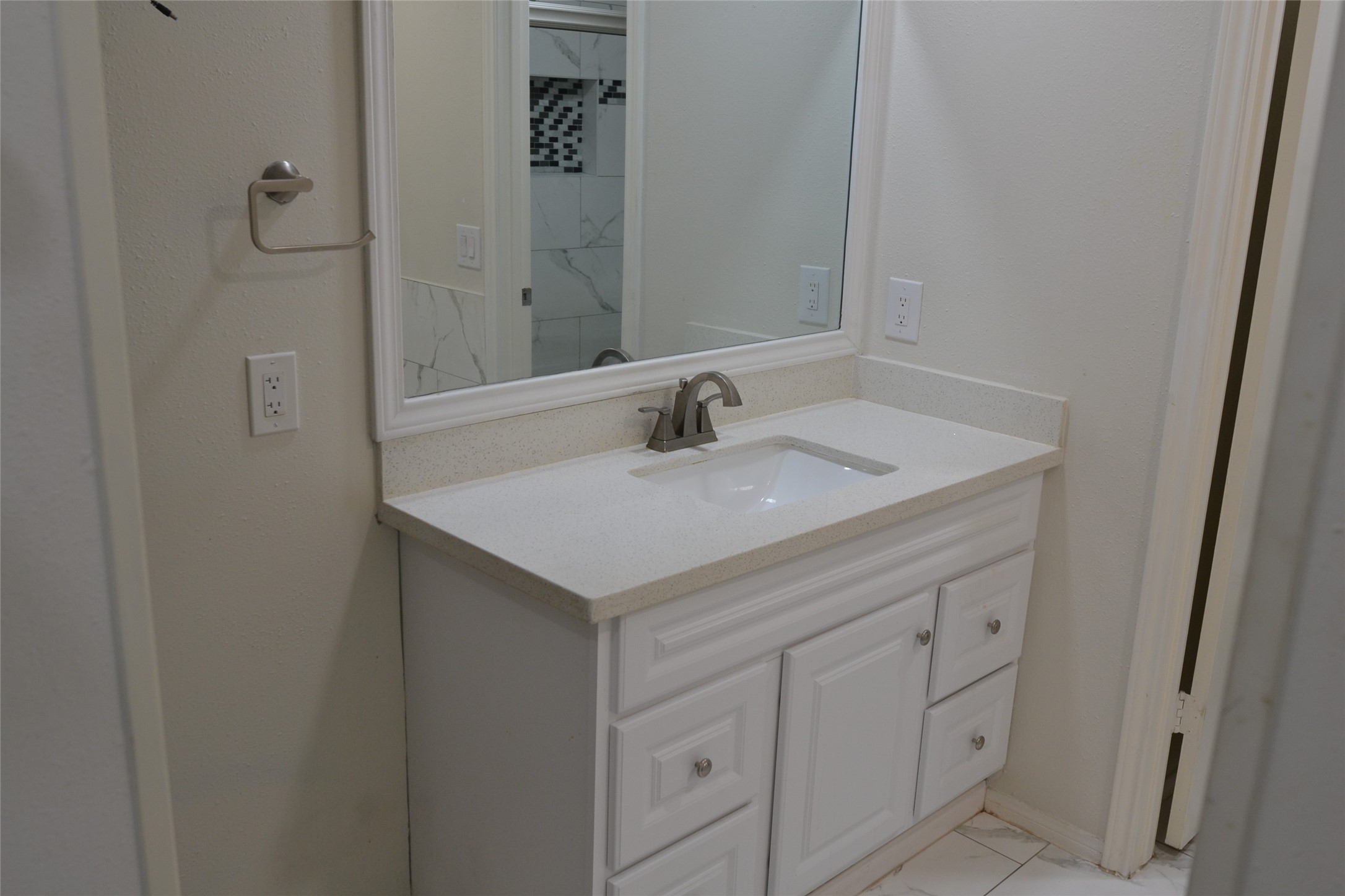 2379 Briarwest Boulevard 25 Property Photo 24