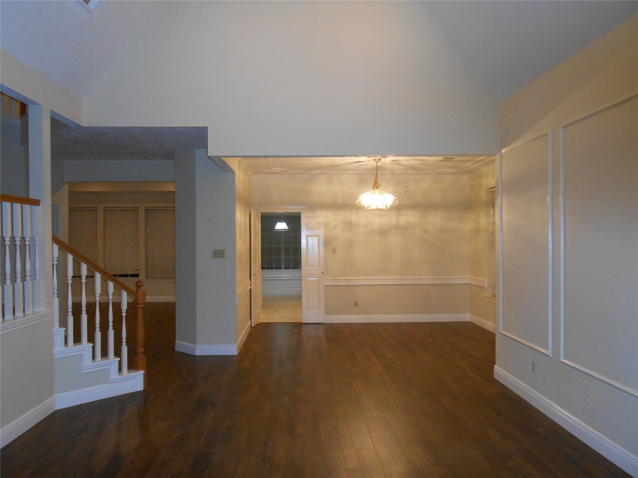 18 Crescent View Court Property Photo 5