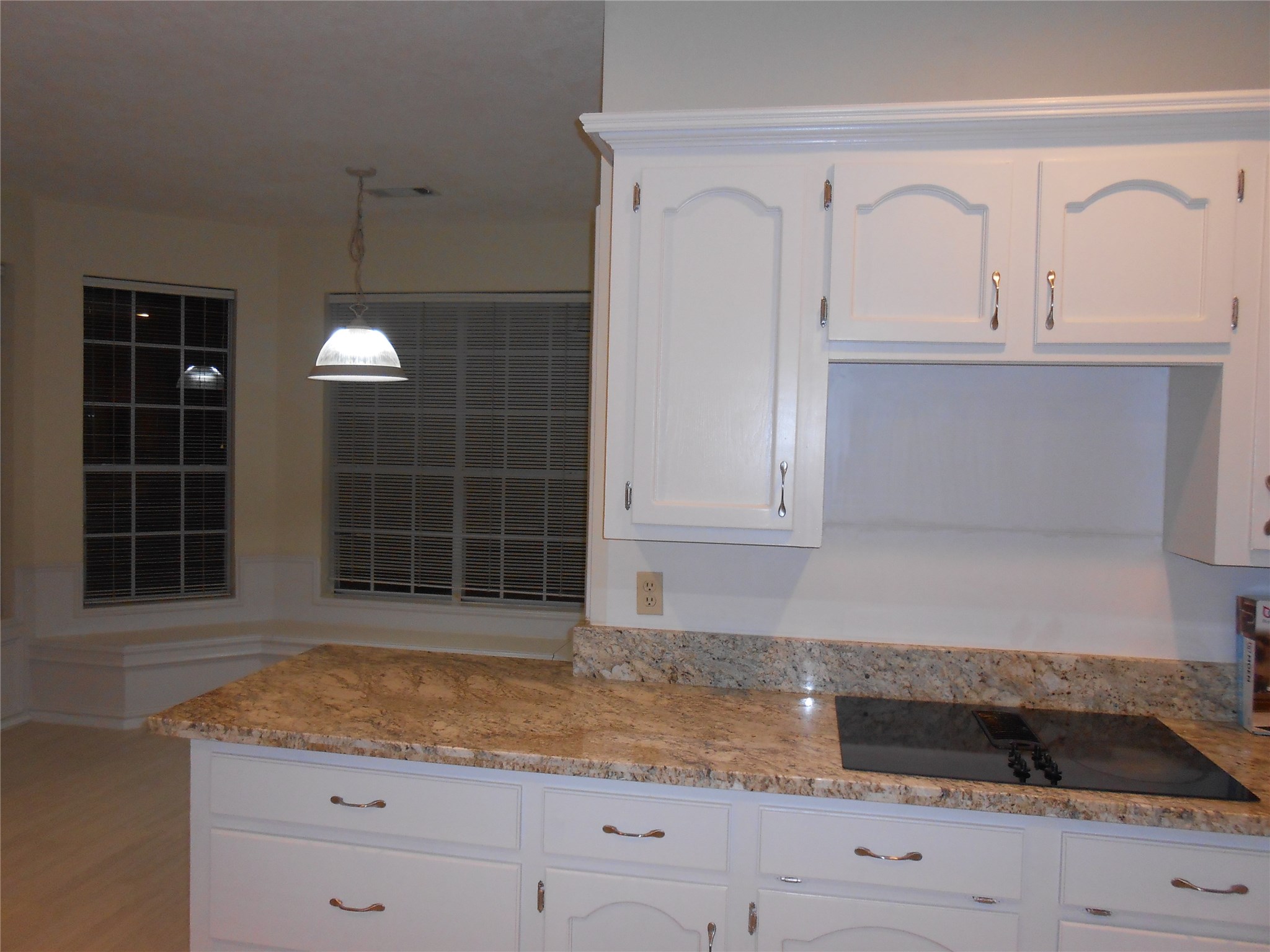 18 Crescent View Court Property Photo 9