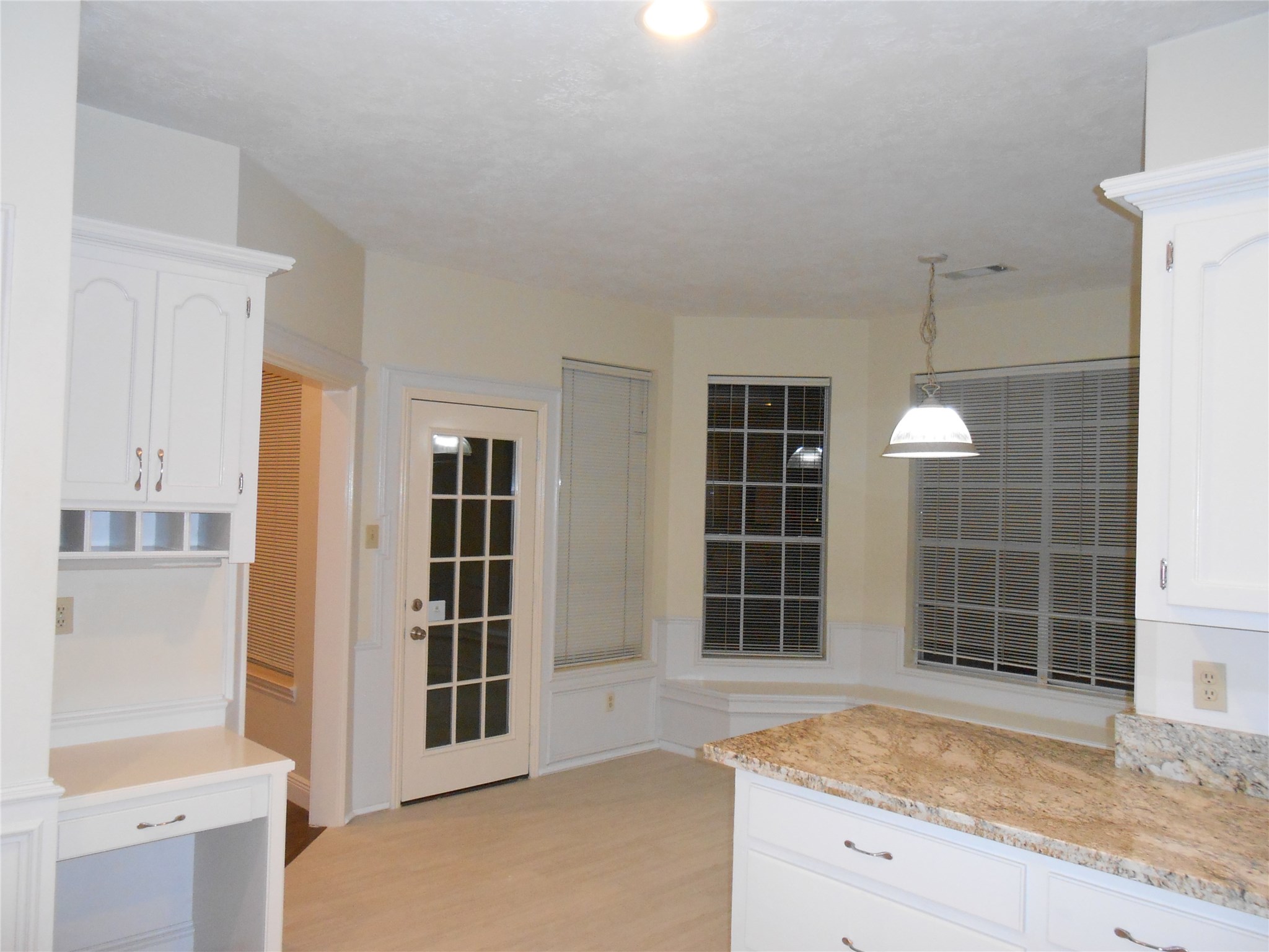 18 Crescent View Court Property Photo 10