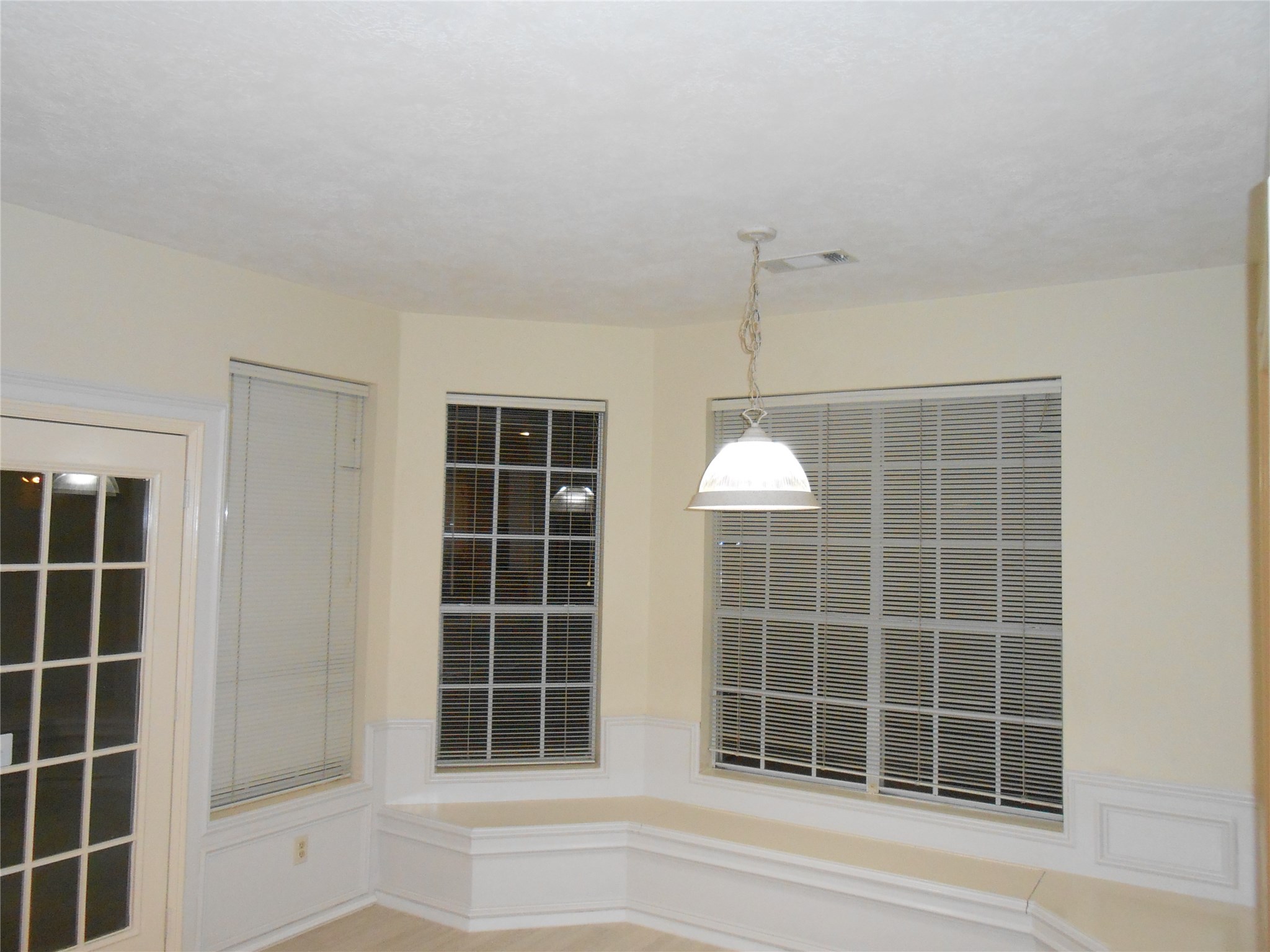 18 Crescent View Court Property Photo 13
