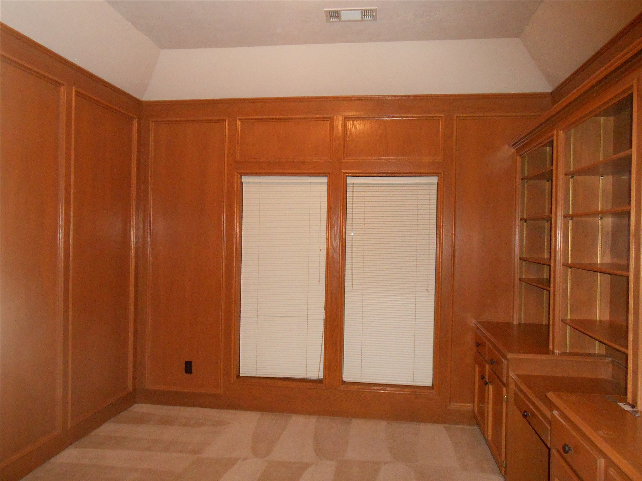18 Crescent View Court Property Photo 17