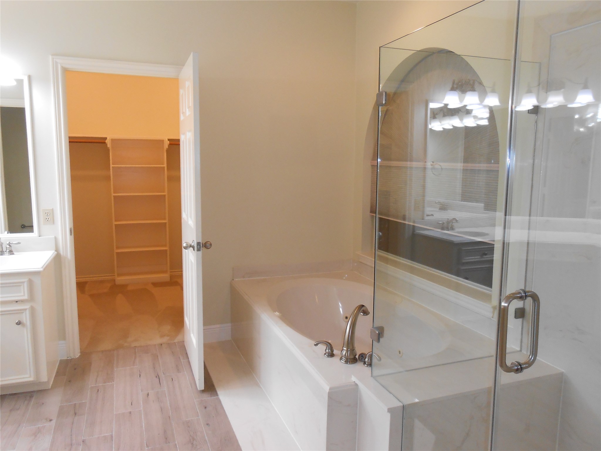 18 Crescent View Court Property Photo 20