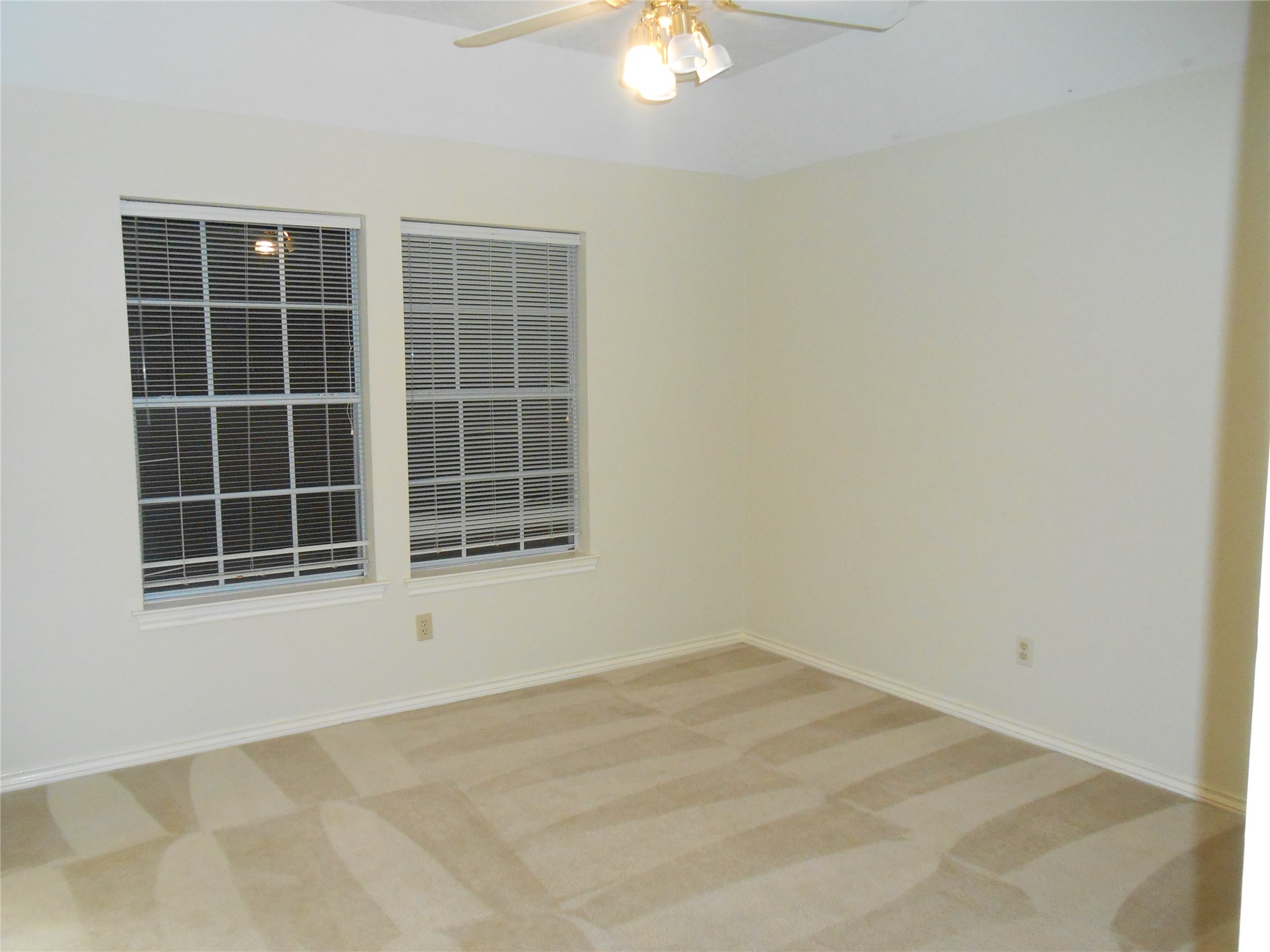 18 Crescent View Court Property Photo 22