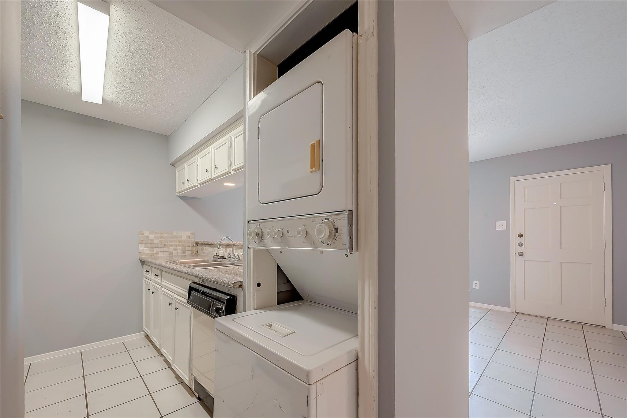 1016 Tri Oaks Lane 92 Property Photo 6
