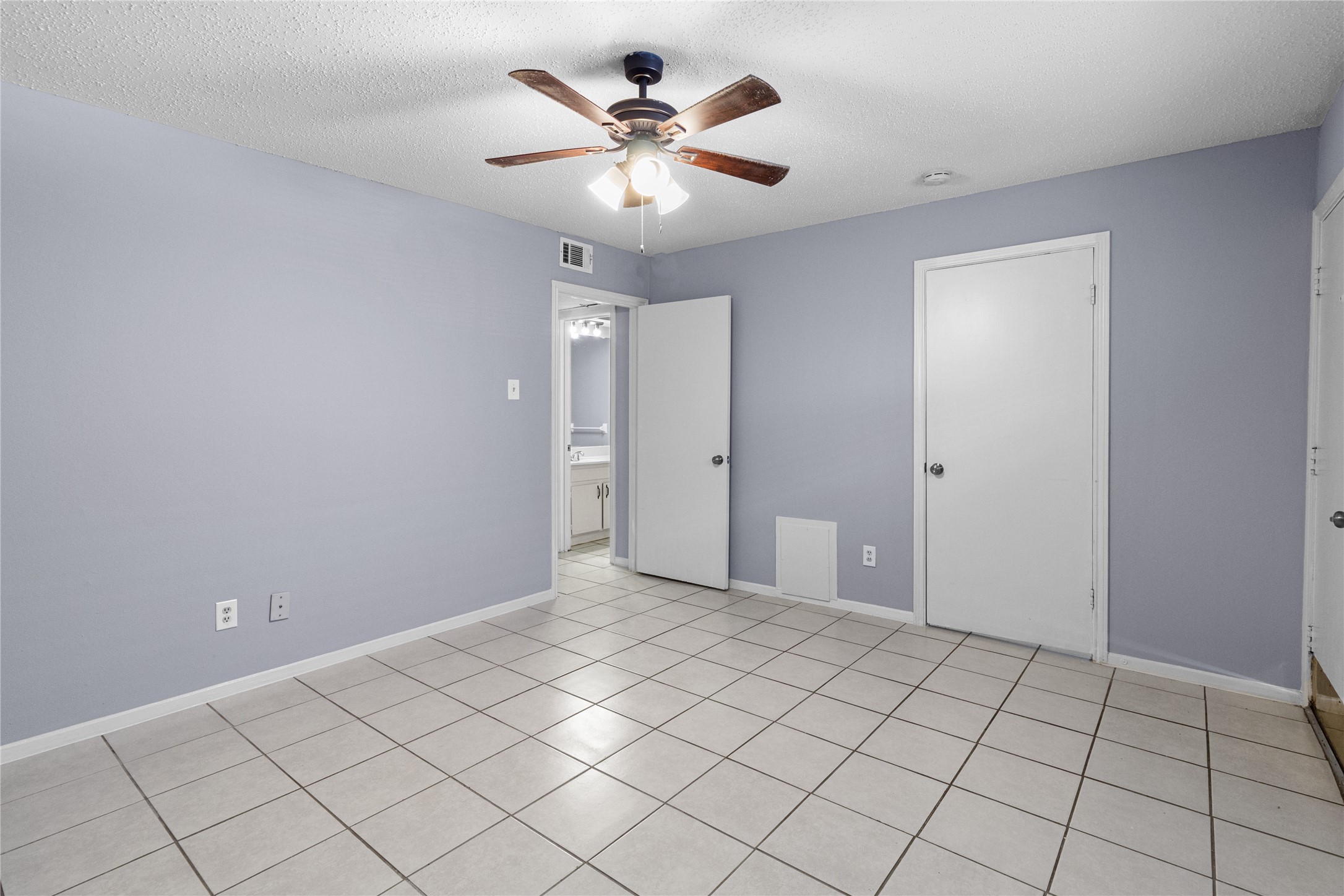 1016 Tri Oaks Lane 92 Property Photo 12