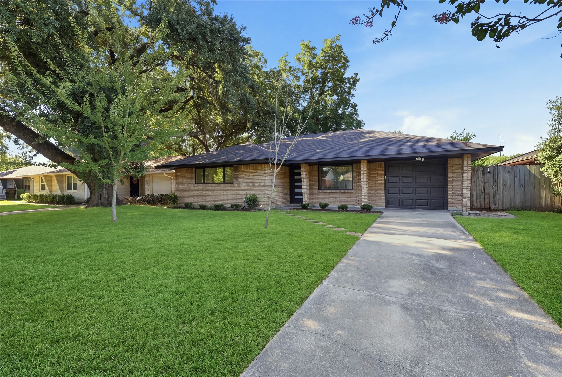 4709 Nina Lee Lane Property Photo 1