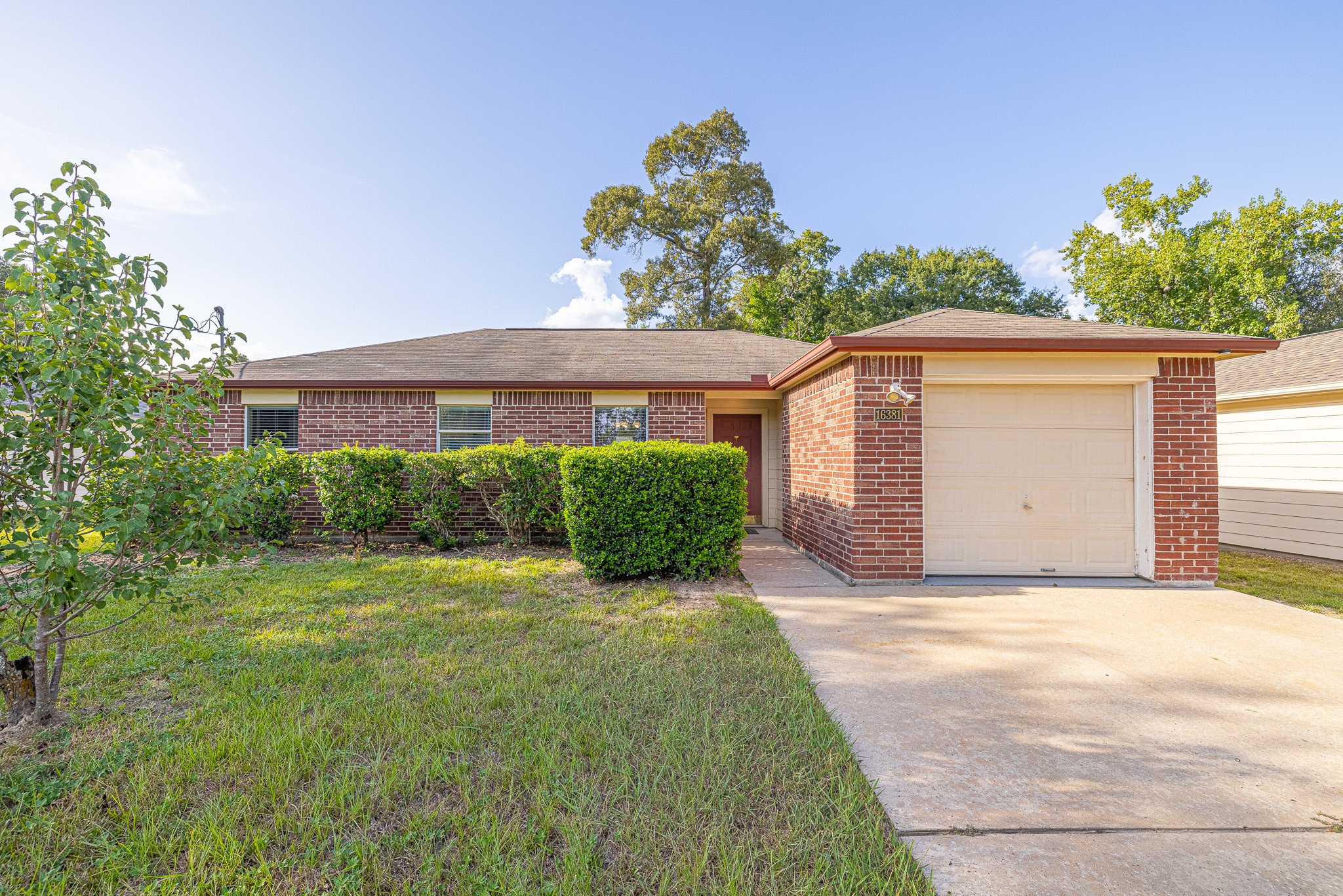 16381 Many Trees Lane Property Photo 1