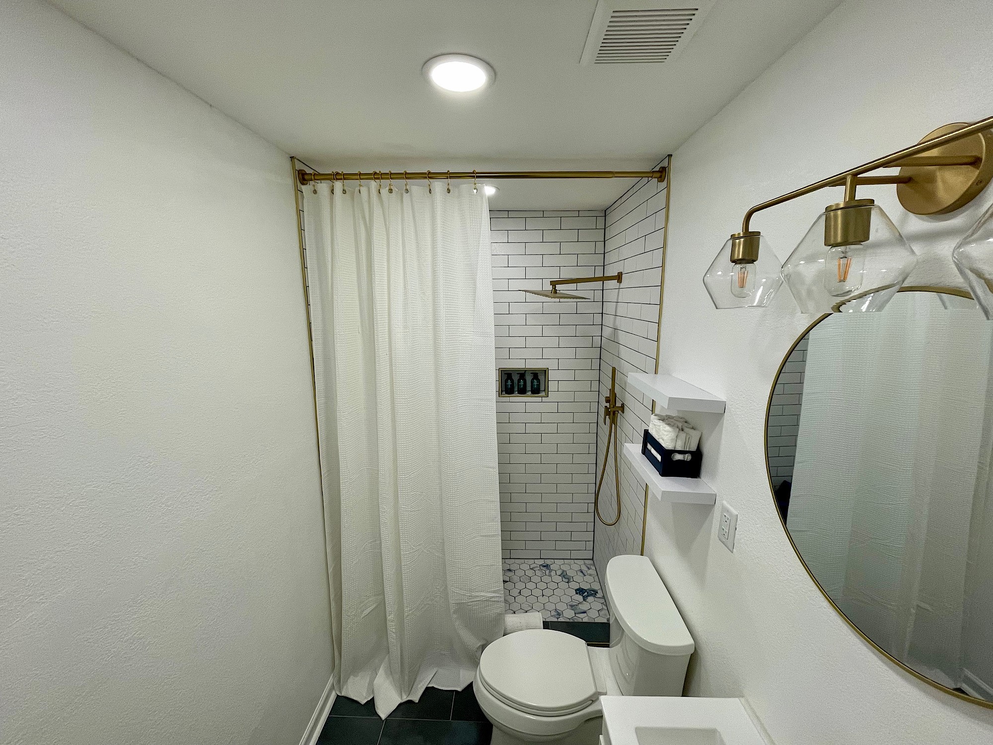 4814 Holloway Drive Property Photo 8