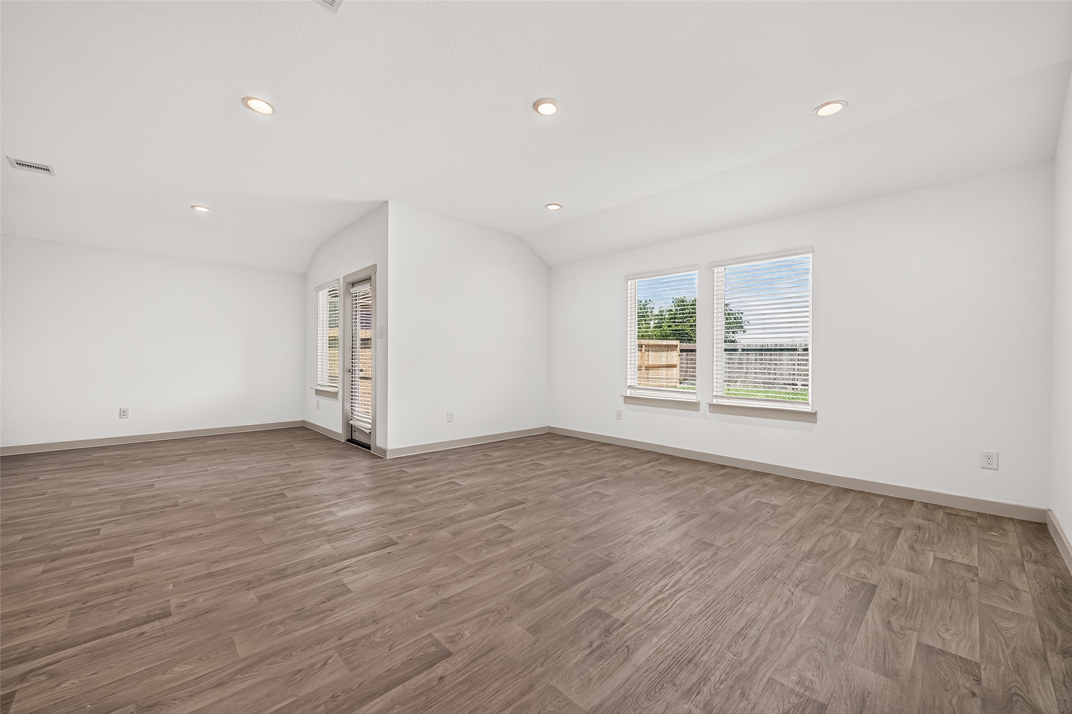 8043 Black Forest Lane Property Photo 15