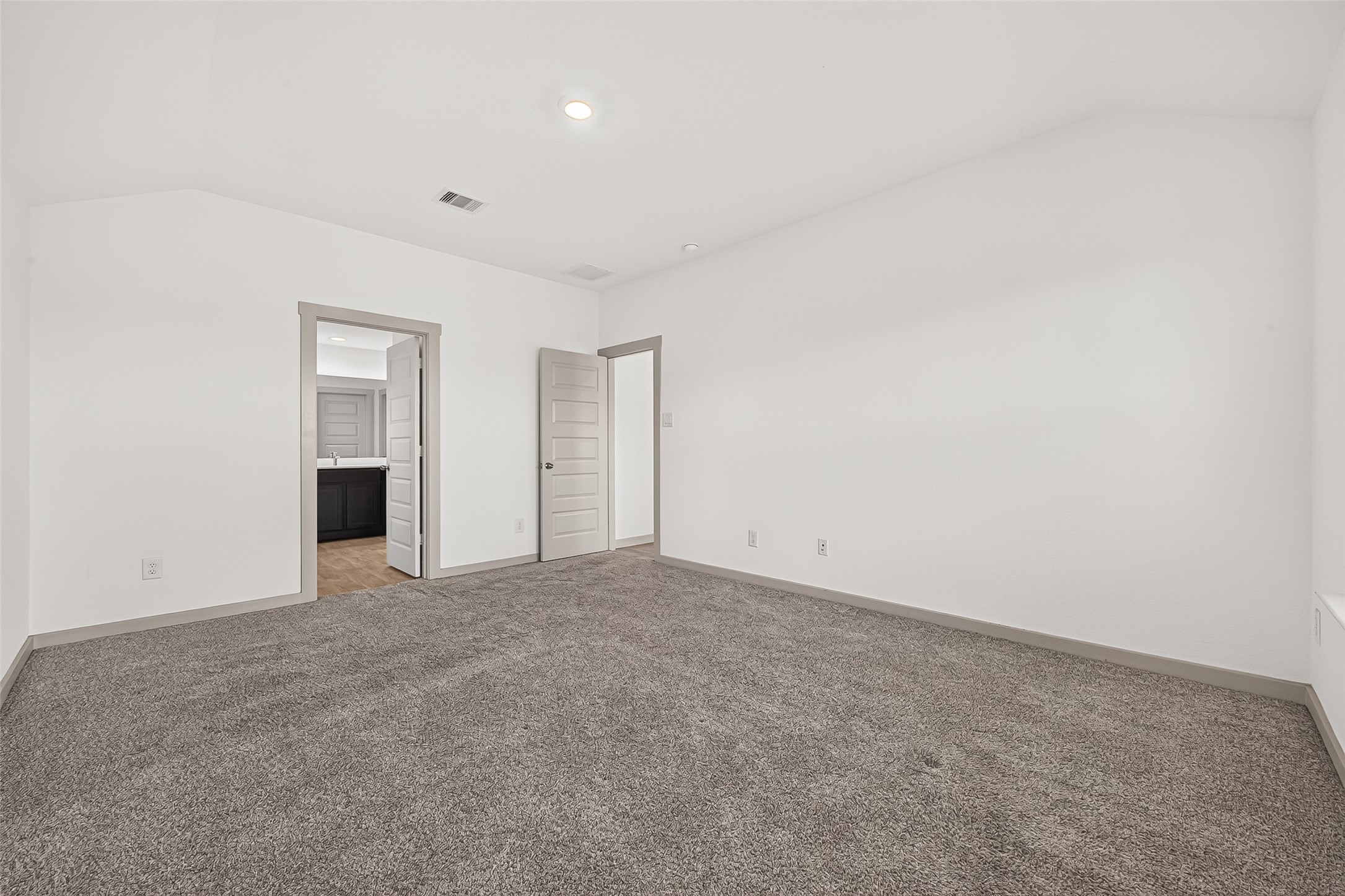 8043 Black Forest Lane Property Photo 32