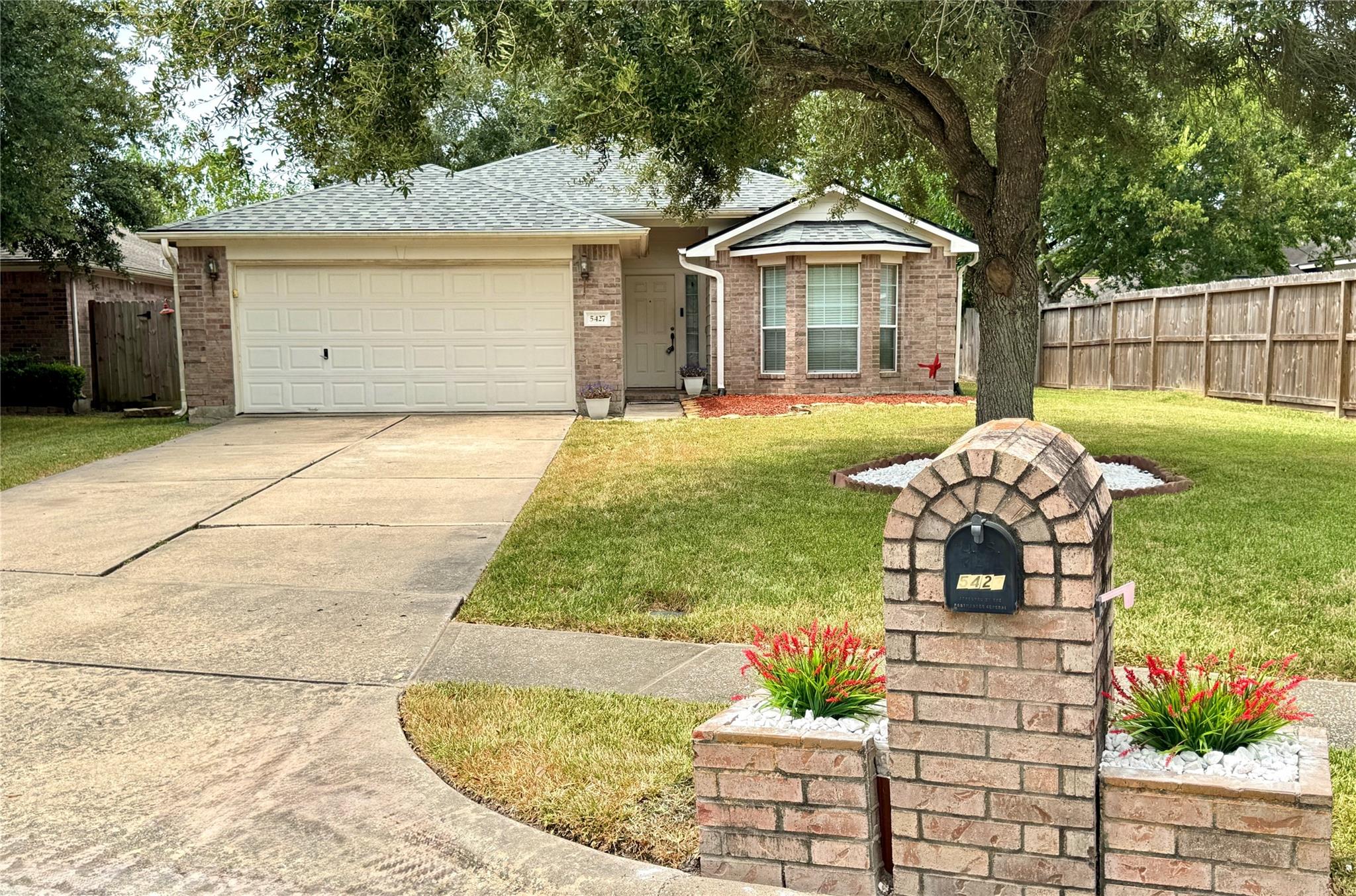 5427 Chase Wood Drive, Bacliff TX 77518 Property Photo 1