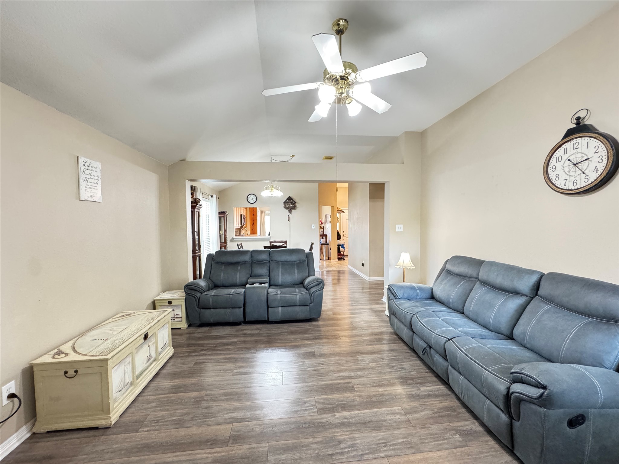 5427 Chase Wood Drive Property Photo 6