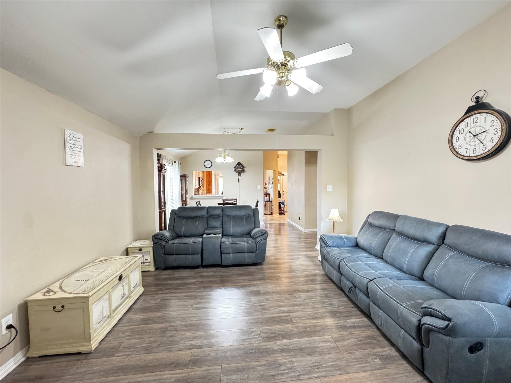 5427 Chase Wood Drive Property Photo 6