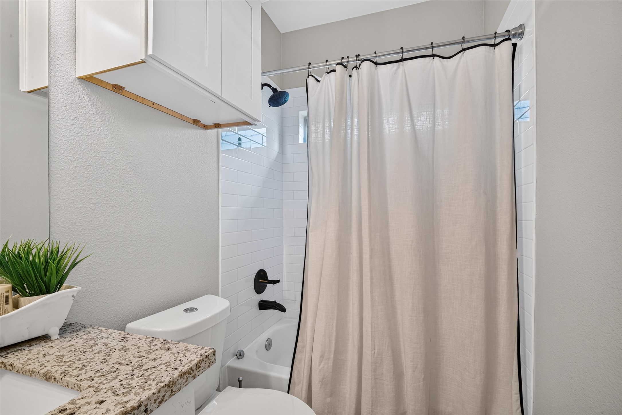 4551 Bricker Street Property Photo 8