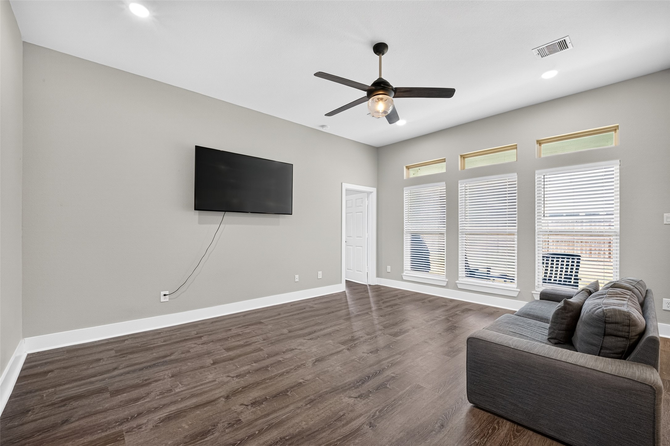 4551 Bricker Street Property Photo 11
