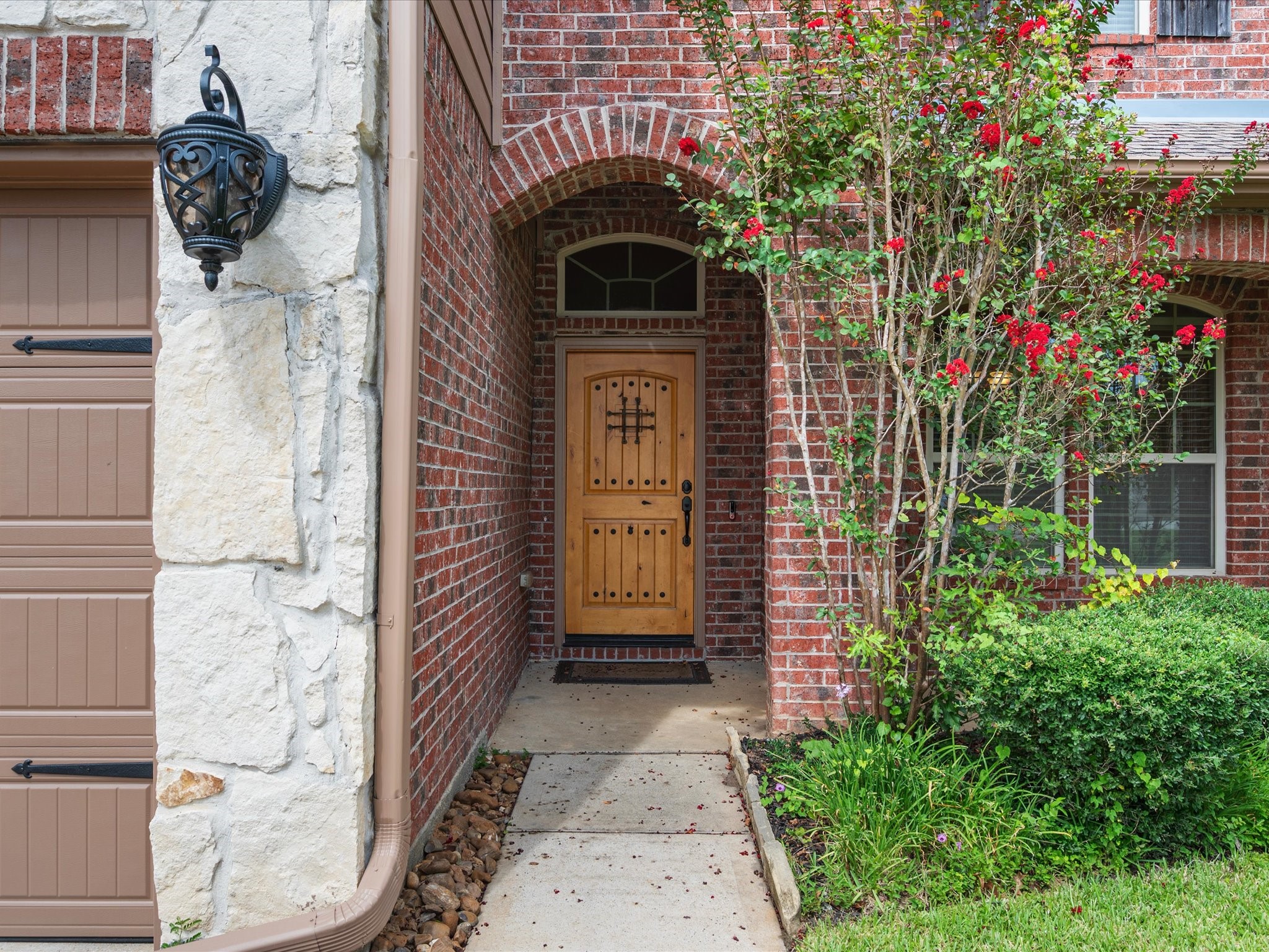 2308 Siegen Drive Property Photo 8