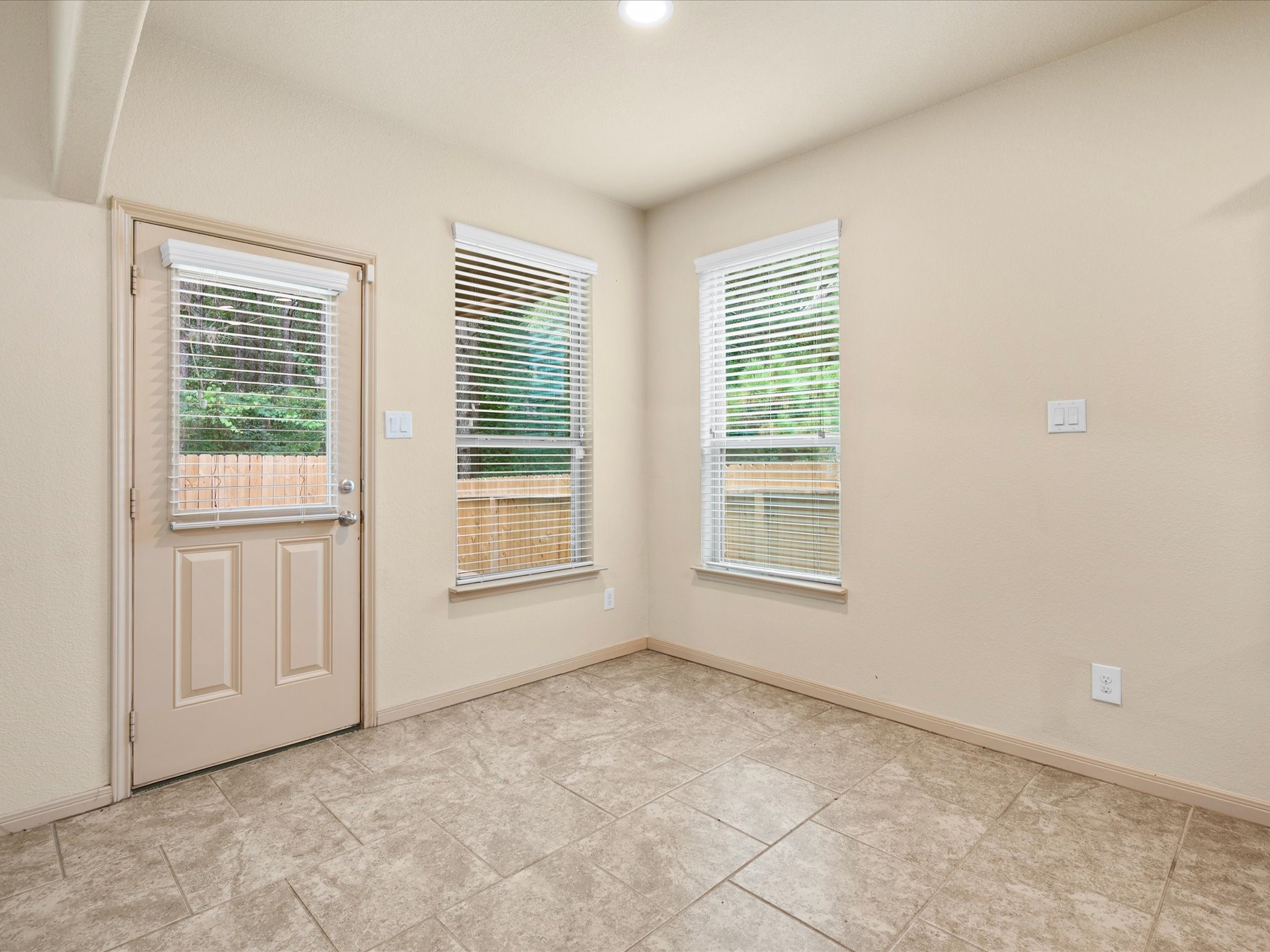 2308 Siegen Drive Property Photo 20