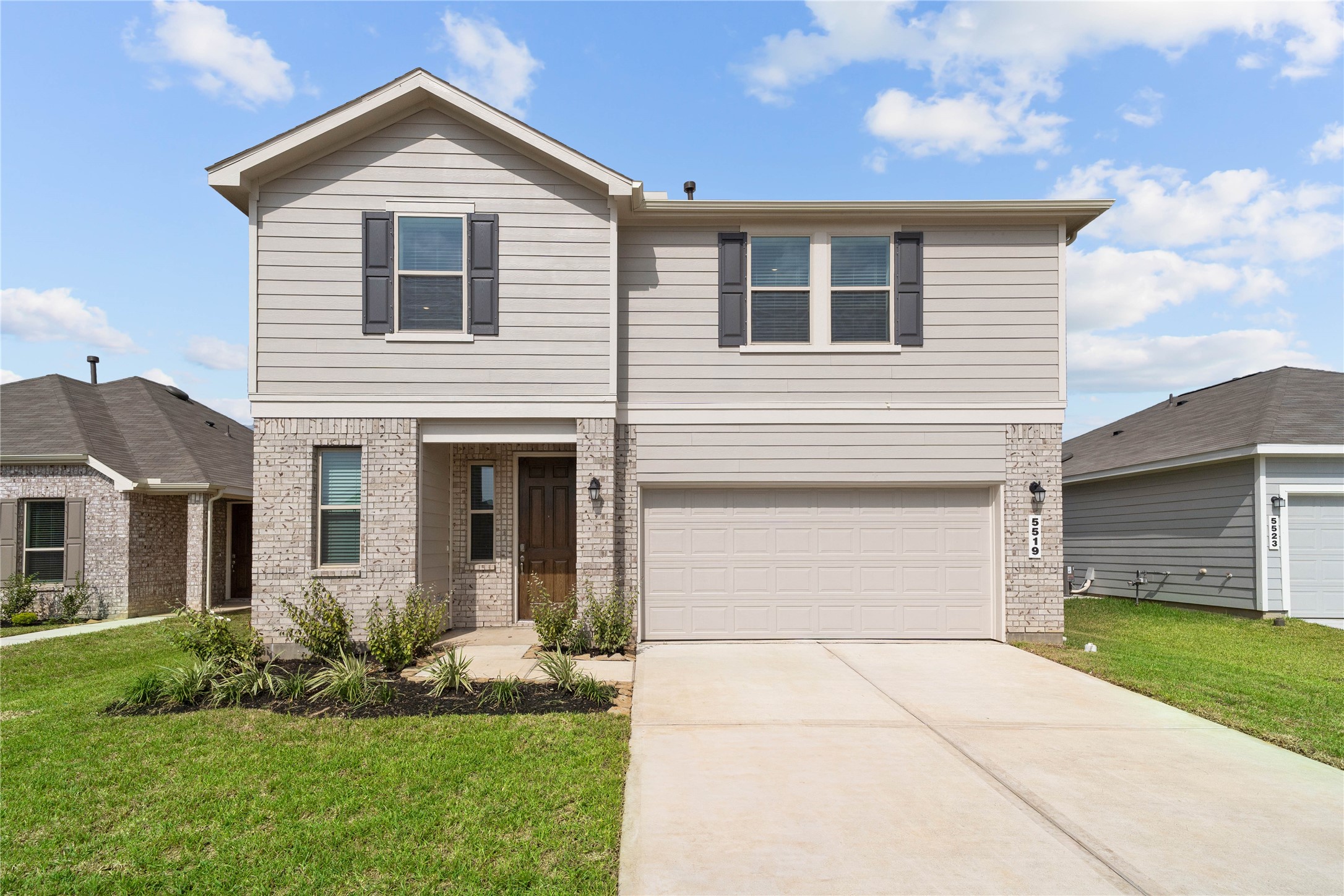 5519 Blackbird Lane Property Photo 1