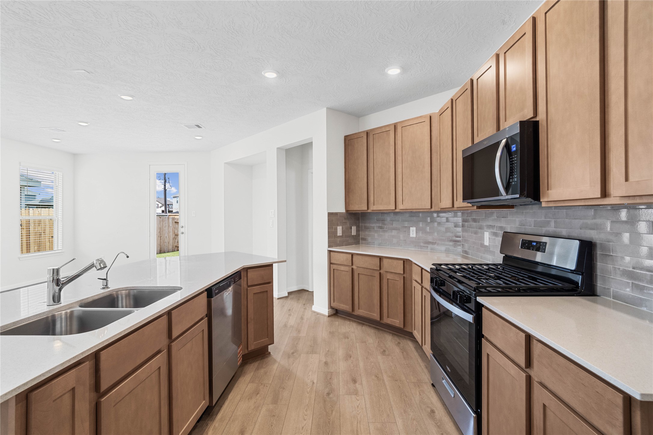 5519 Blackbird Lane Property Photo 6