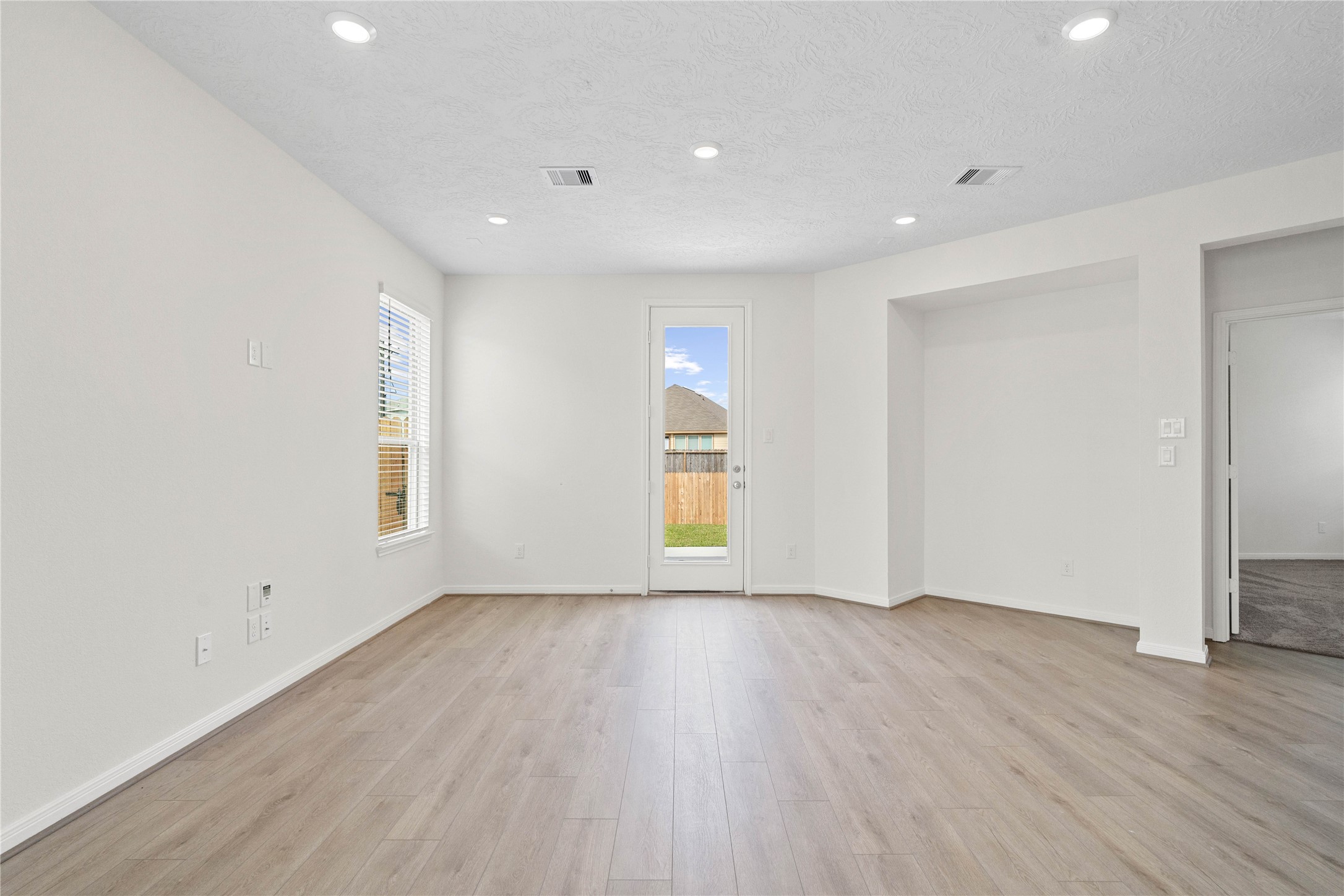 5519 Blackbird Lane Property Photo 10