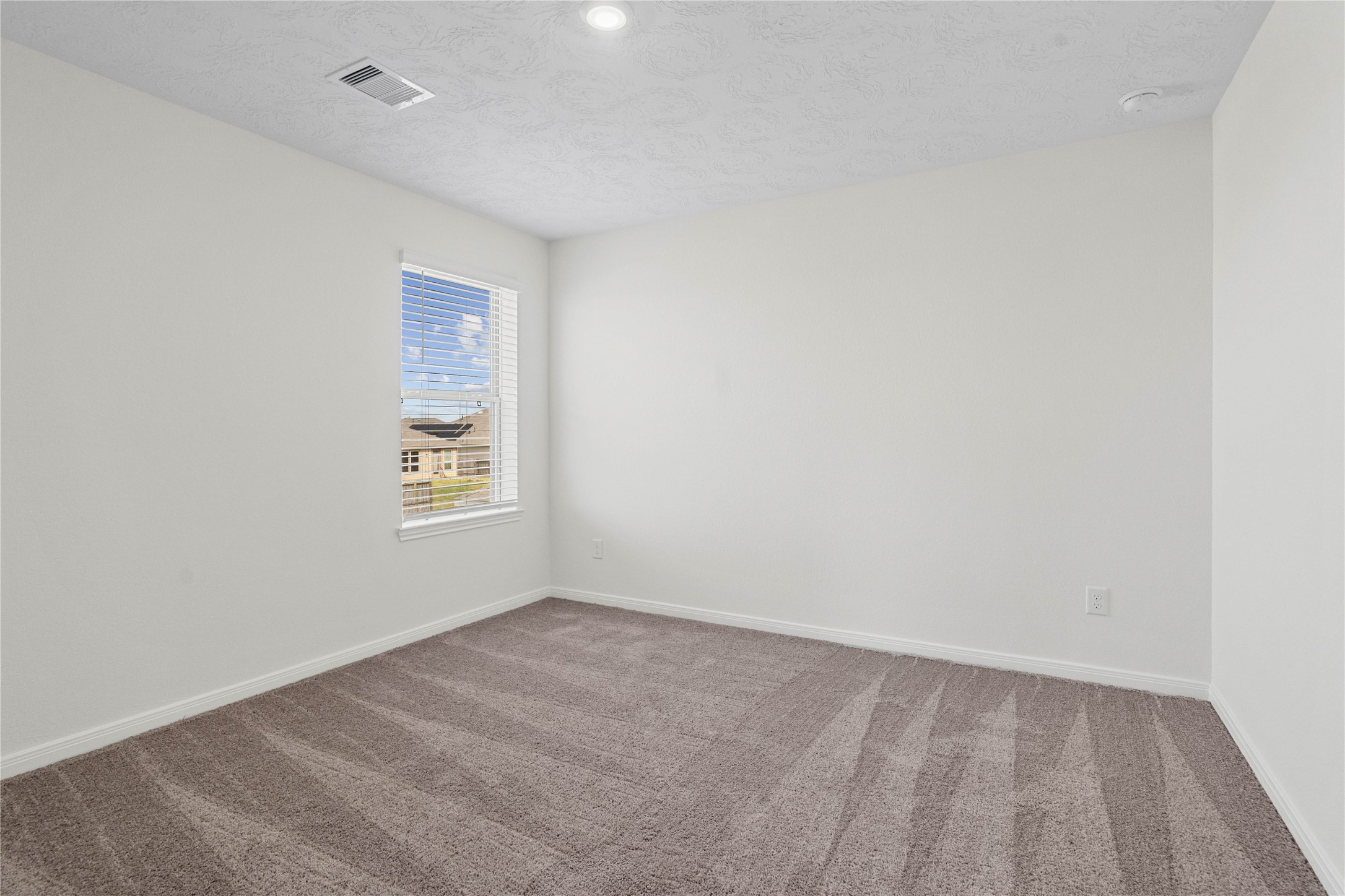 5519 Blackbird Lane Property Photo 18