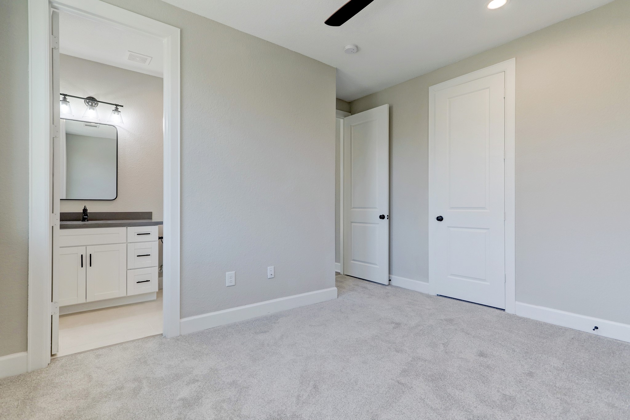 9402 Rain Mood Lane Property Photo 24