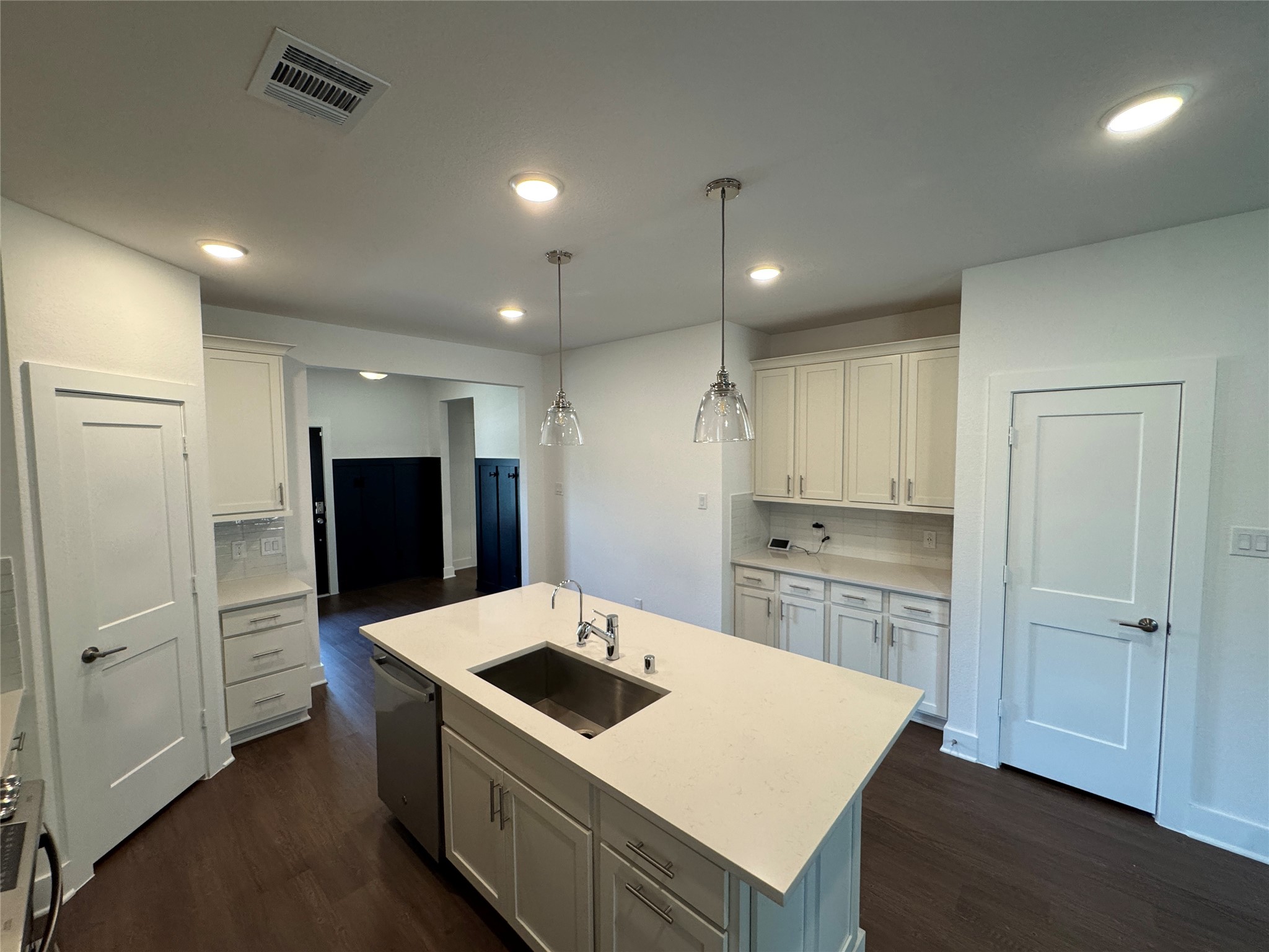 1710 Serenity Moon Drive Property Photo 5