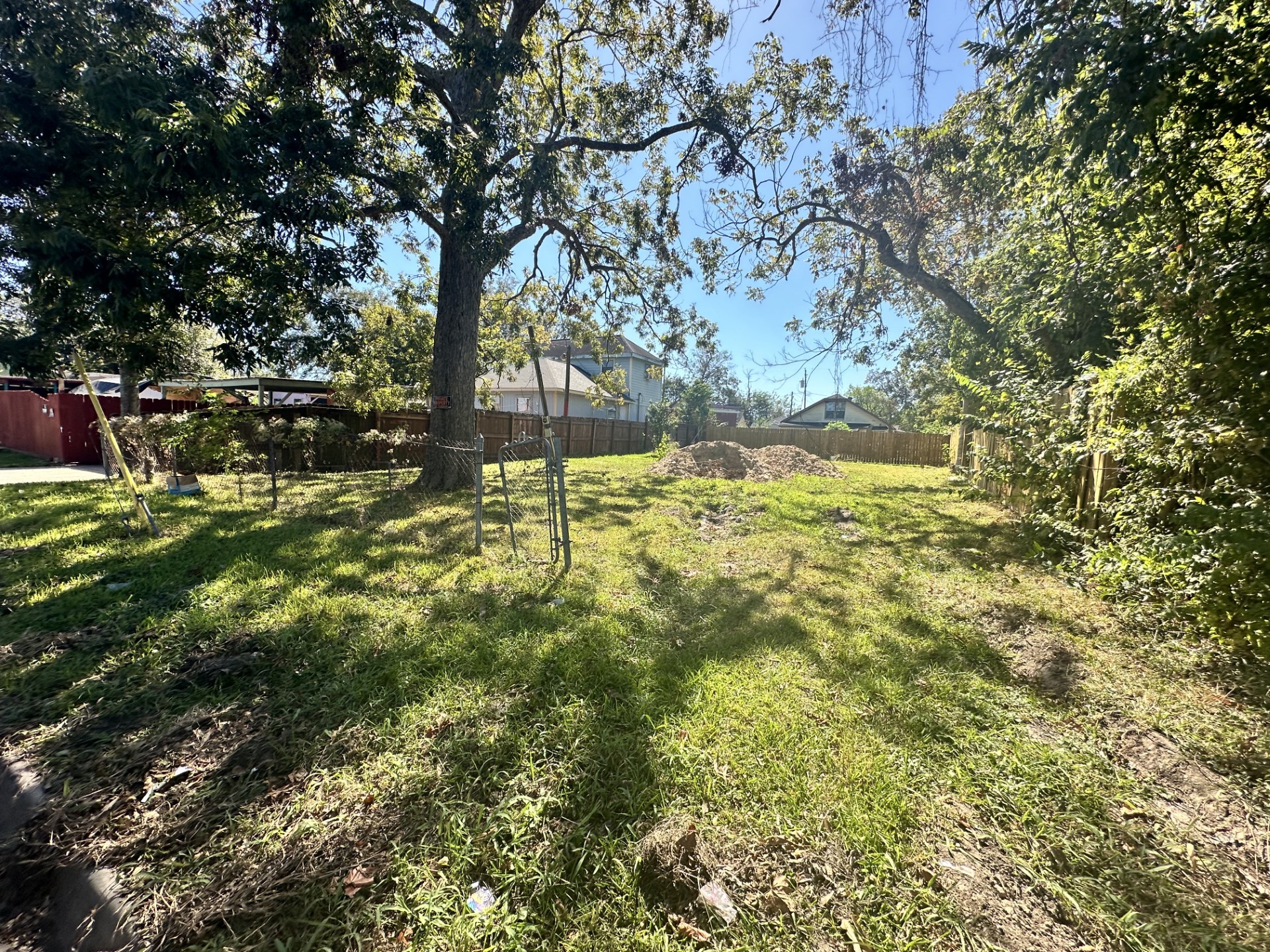 103 E Lobit Street Property Photo 4