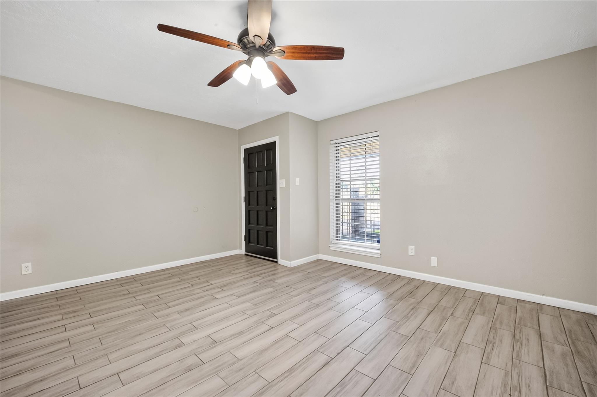 8430 Gallahad Street, Houston Tx 77078 Property Photo 12