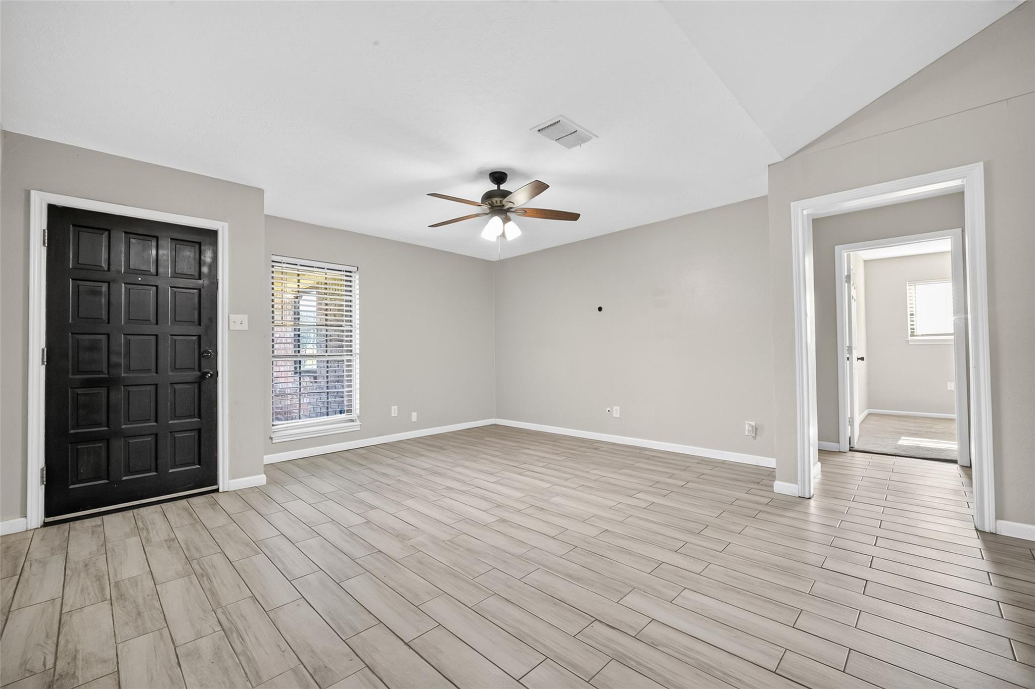 8430 Gallahad Street, Houston Tx 77078 Property Photo 13