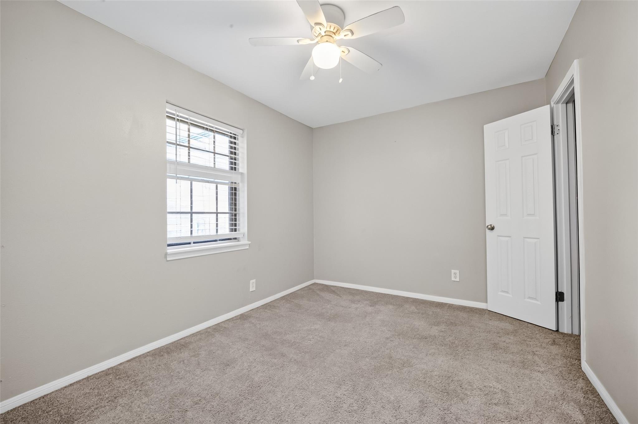 8430 Gallahad Street, Houston Tx 77078 Property Photo 35