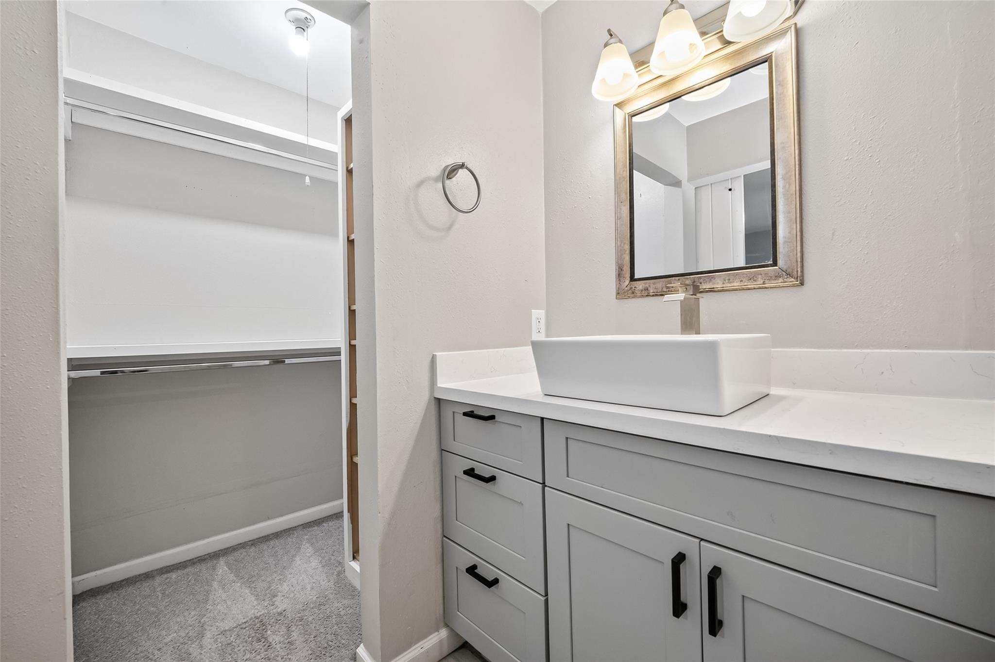 8430 Gallahad Street, Houston Tx 77078 Property Photo 45