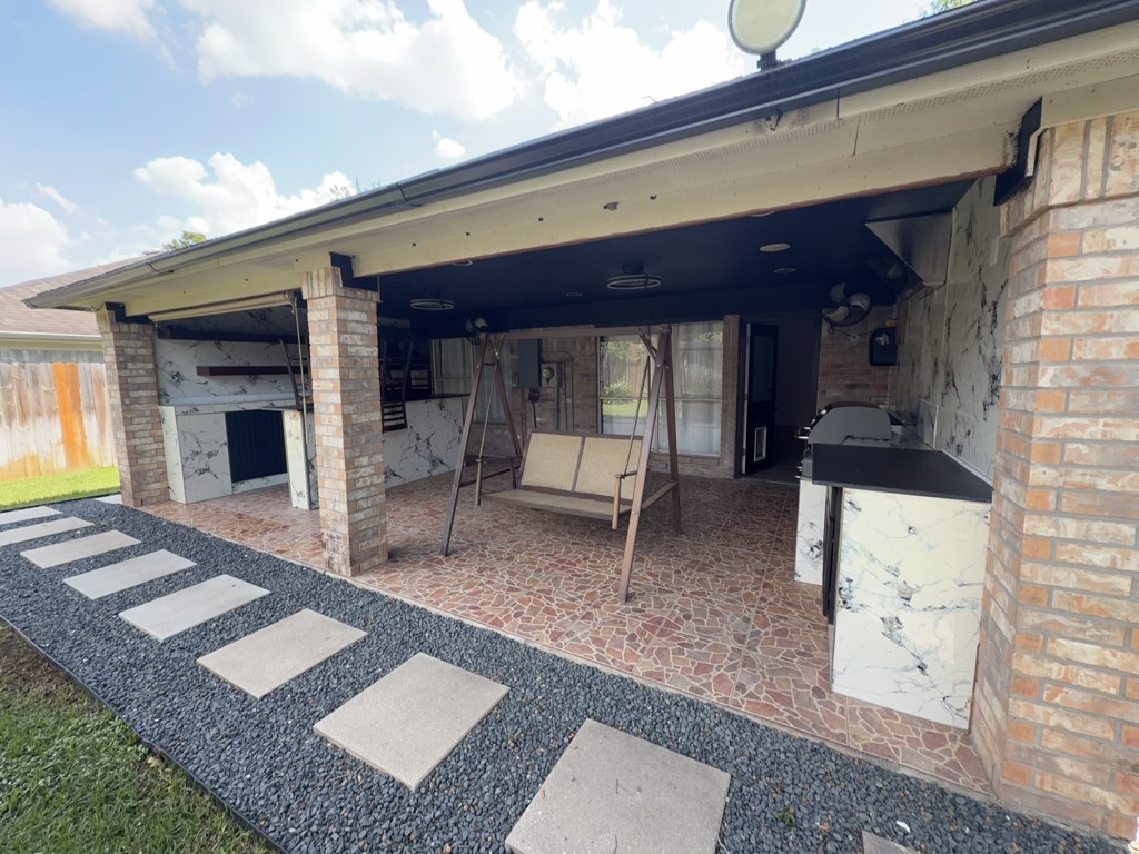 17518 Masonridge Drive Property Photo 6