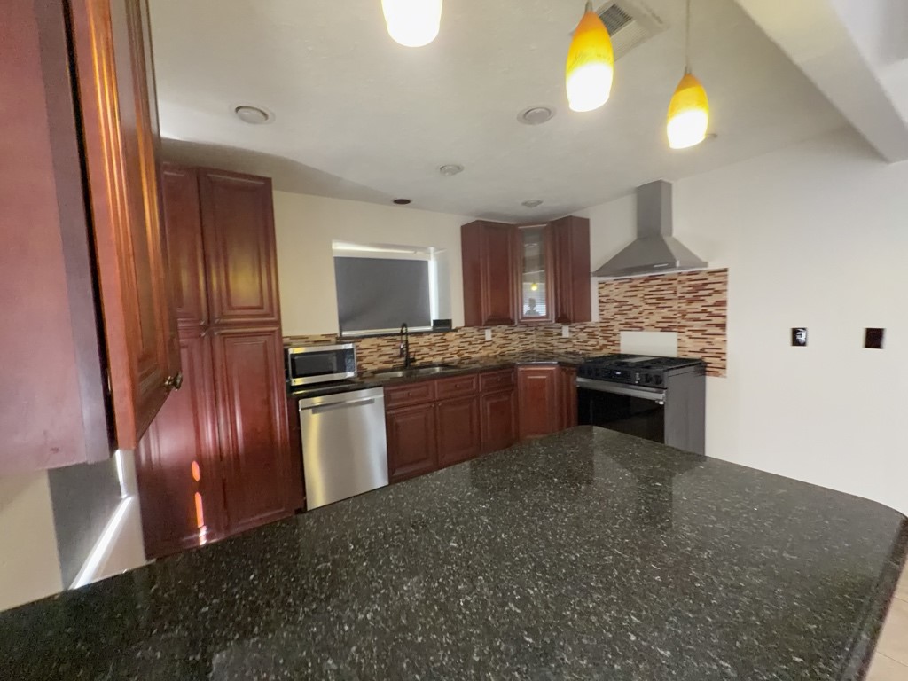 17518 Masonridge Drive Property Photo 10