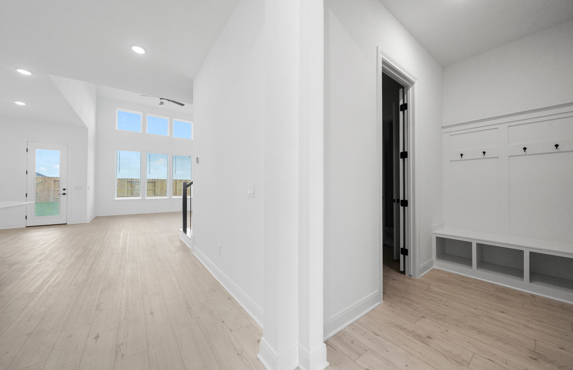 6111 Lush Pasture Lane Property Photo 4