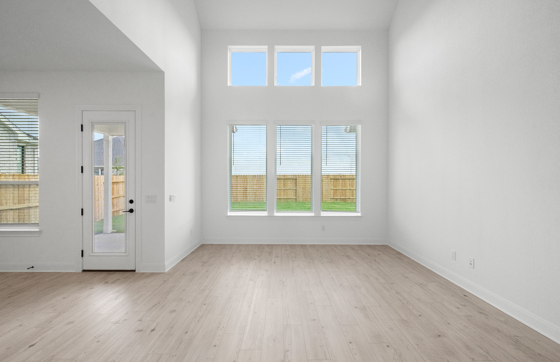 6111 Lush Pasture Lane Property Photo 8