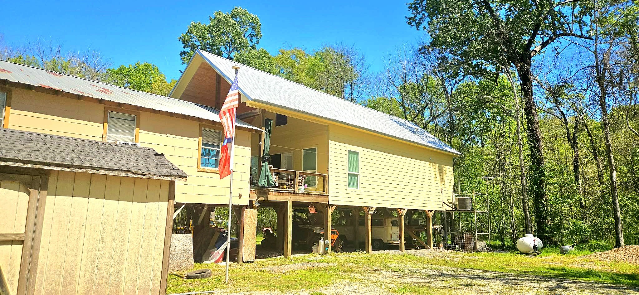 978 County Road 2859 Property Photo 1