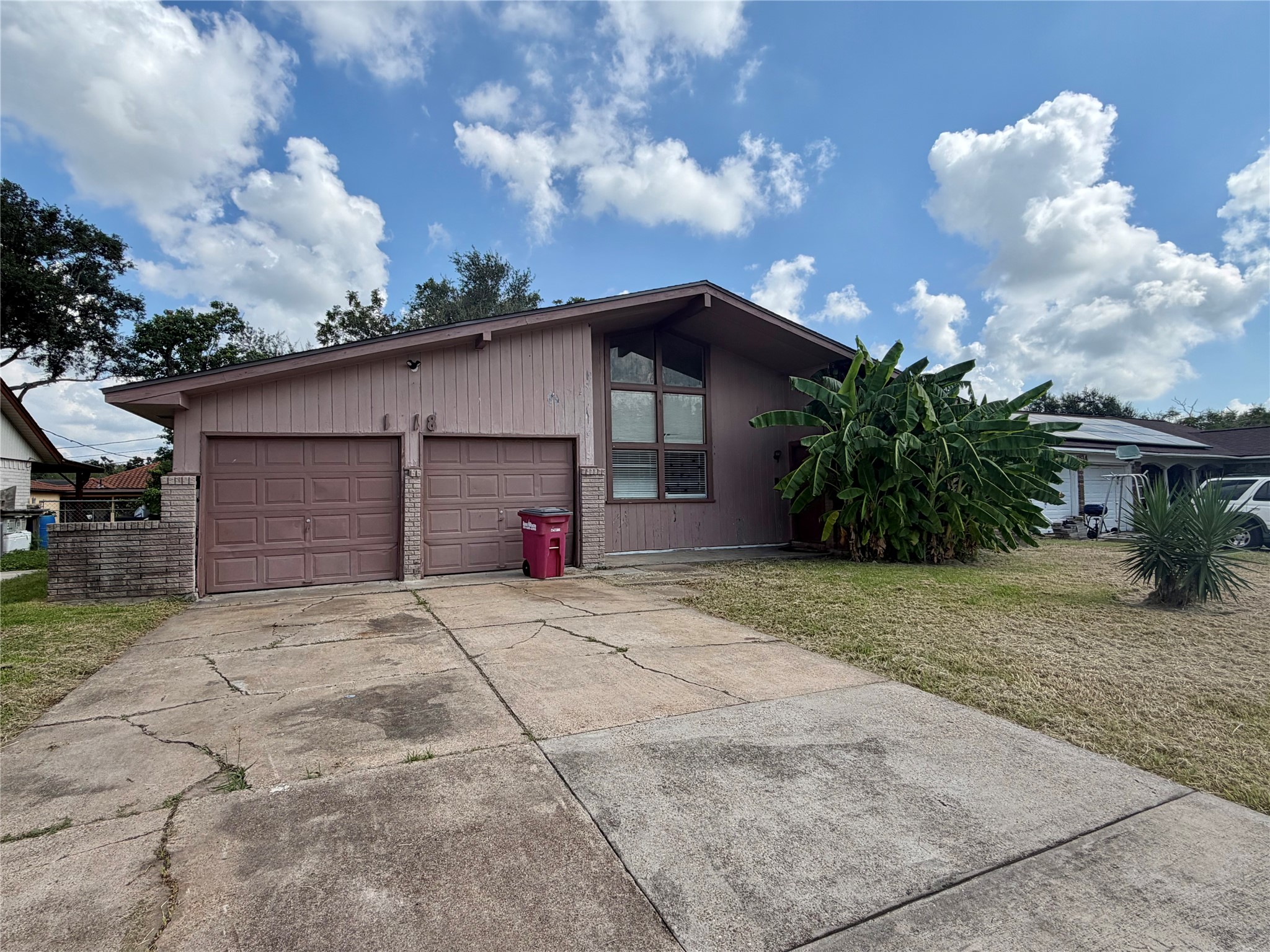 1818 W 11th Street Property Photo 1